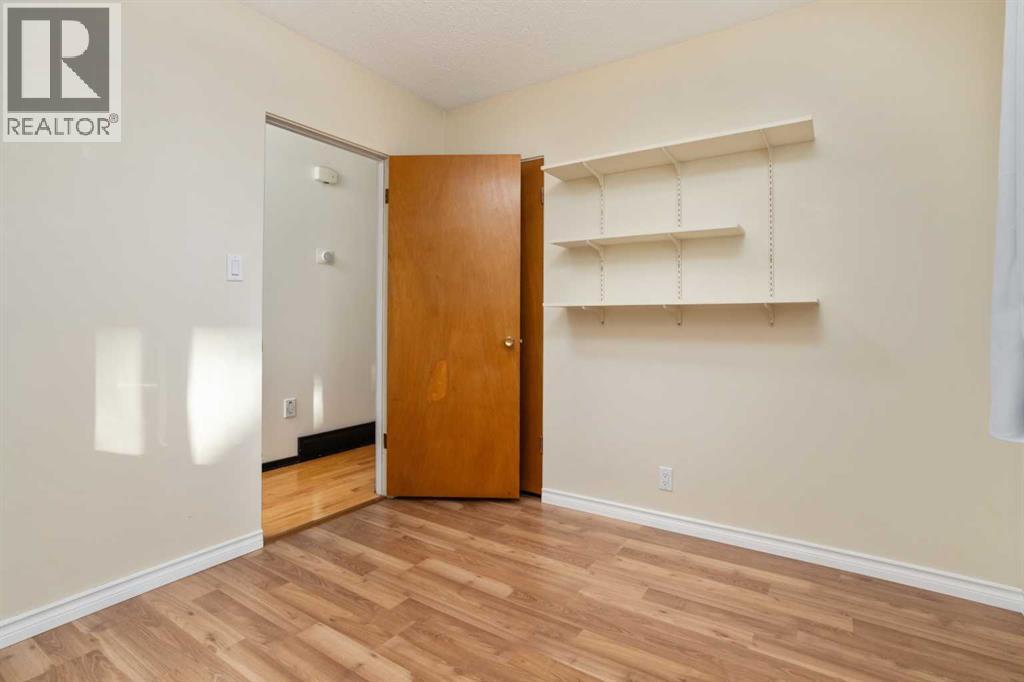 11 Montrose, Camrose, Alberta  T4V 2L5 - Photo 12 - A2277172