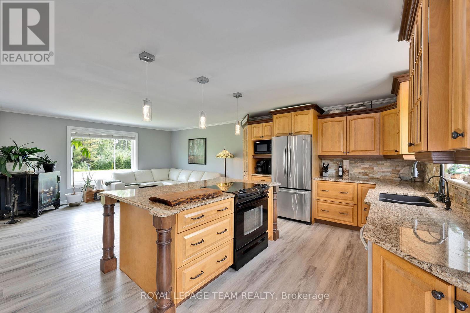 883 Craig Road, North Grenville, Ontario  K0G 1S0 - Photo 24 - X12237920