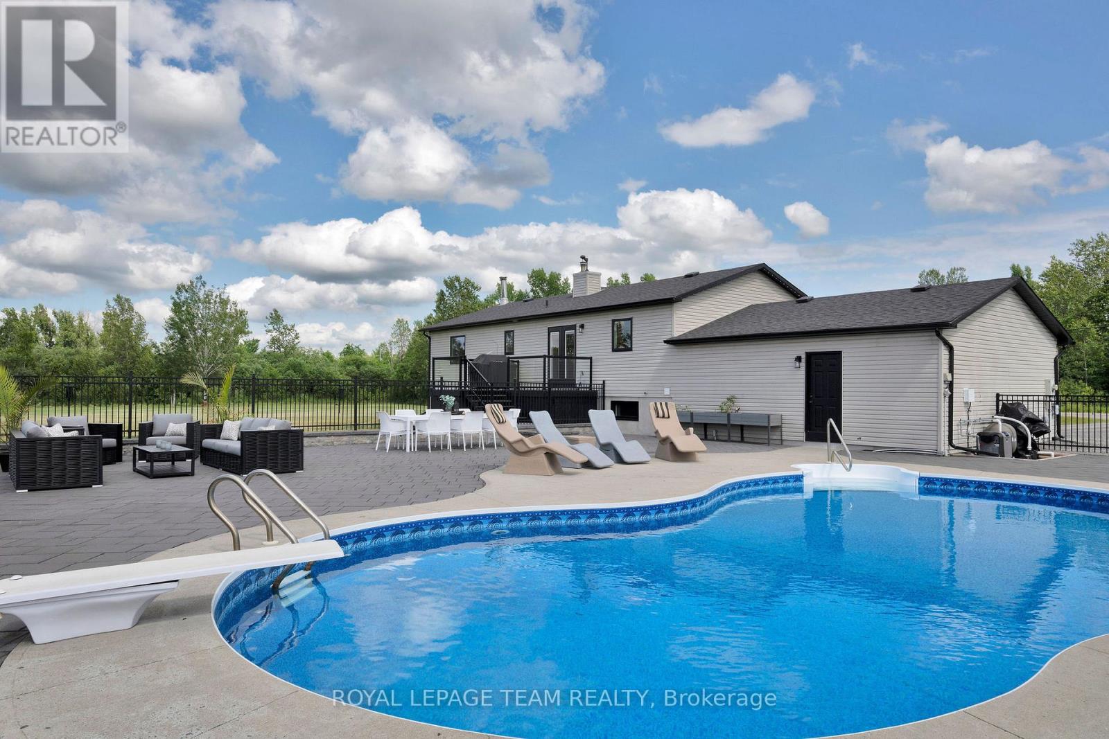 883 Craig Road, North Grenville, Ontario  K0G 1S0 - Photo 5 - X12237920