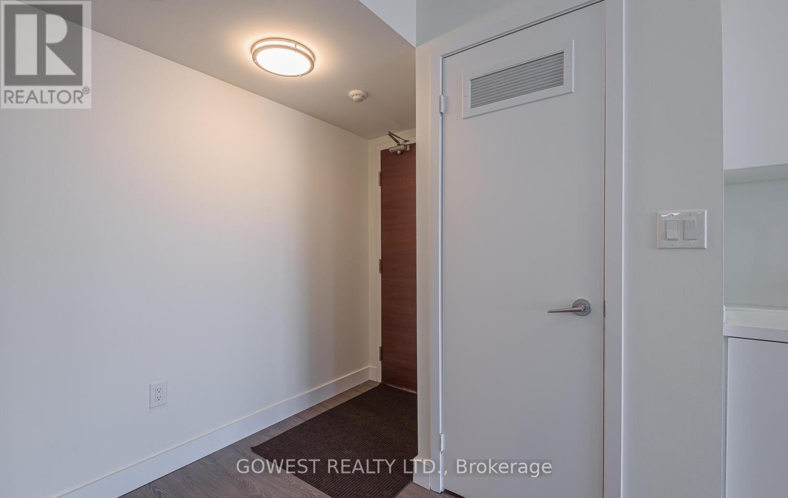 2516 - 15 Iceboat Terrace N, Toronto, Ontario  M5V 4A5 - Photo 4 - C12679430