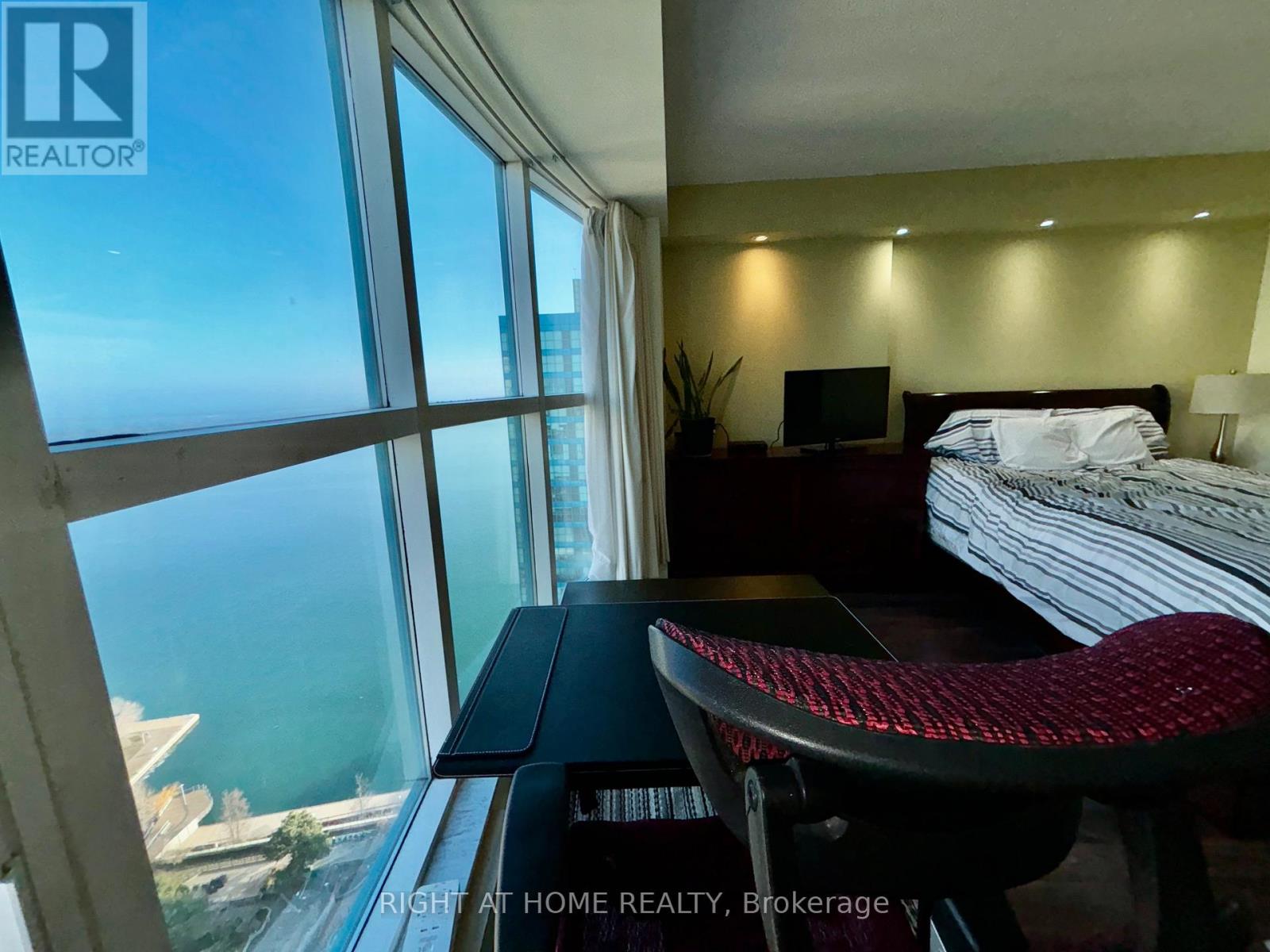 3803 - 77 Harbour Square, Toronto, Ontario  M5J 2S2 - Photo 11 - C12679440