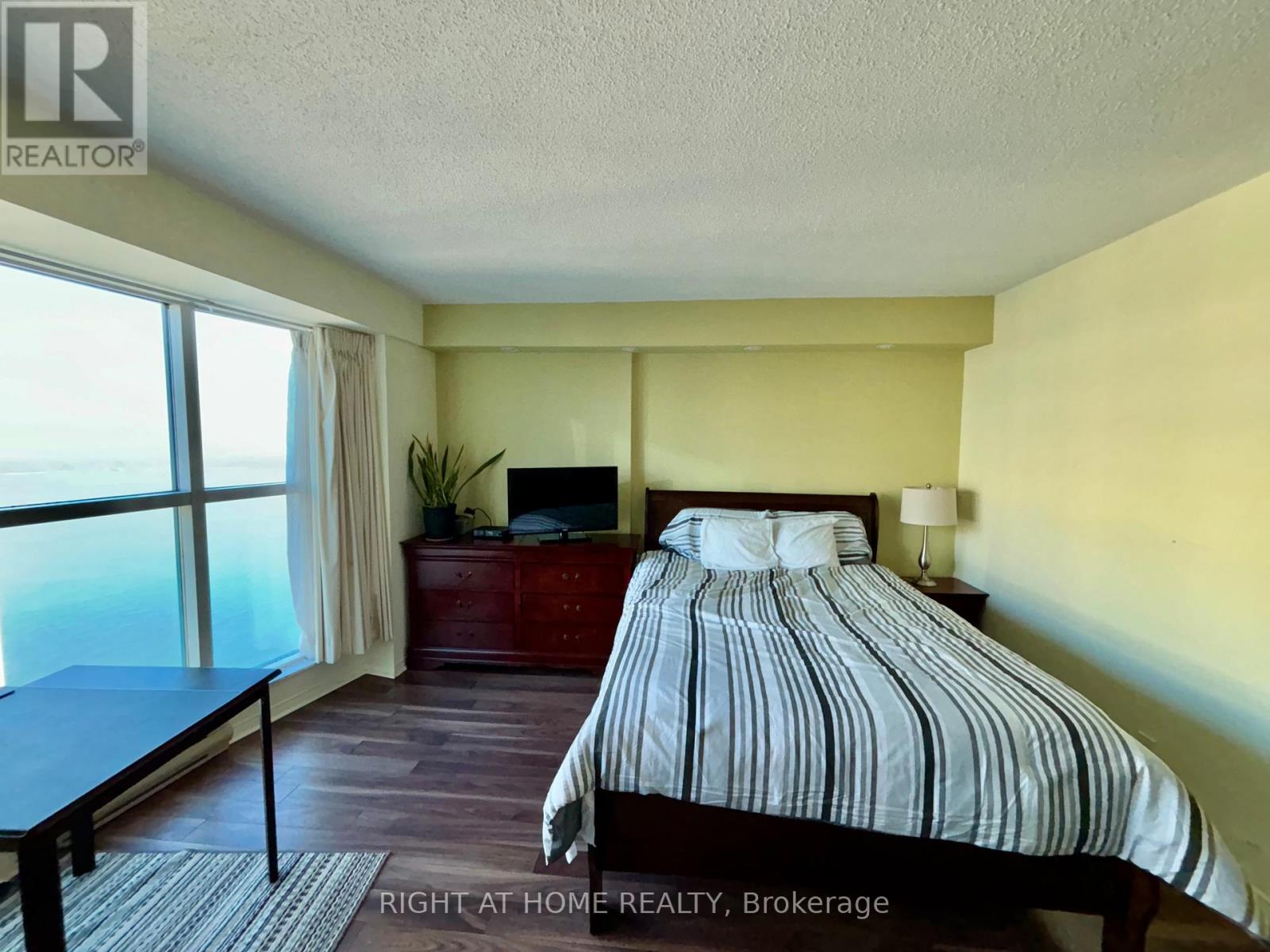 3803 - 77 Harbour Square, Toronto, Ontario  M5J 2S2 - Photo 17 - C12679440