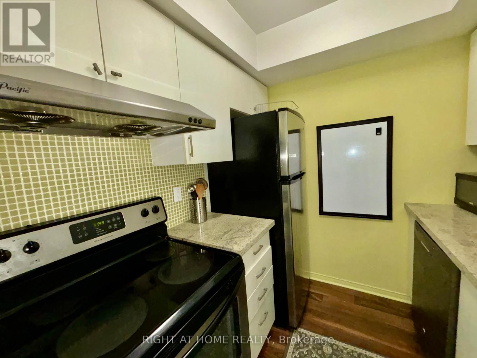 3803 - 77 Harbour Square, Toronto, Ontario  M5J 2S2 - Photo 18 - C12679440