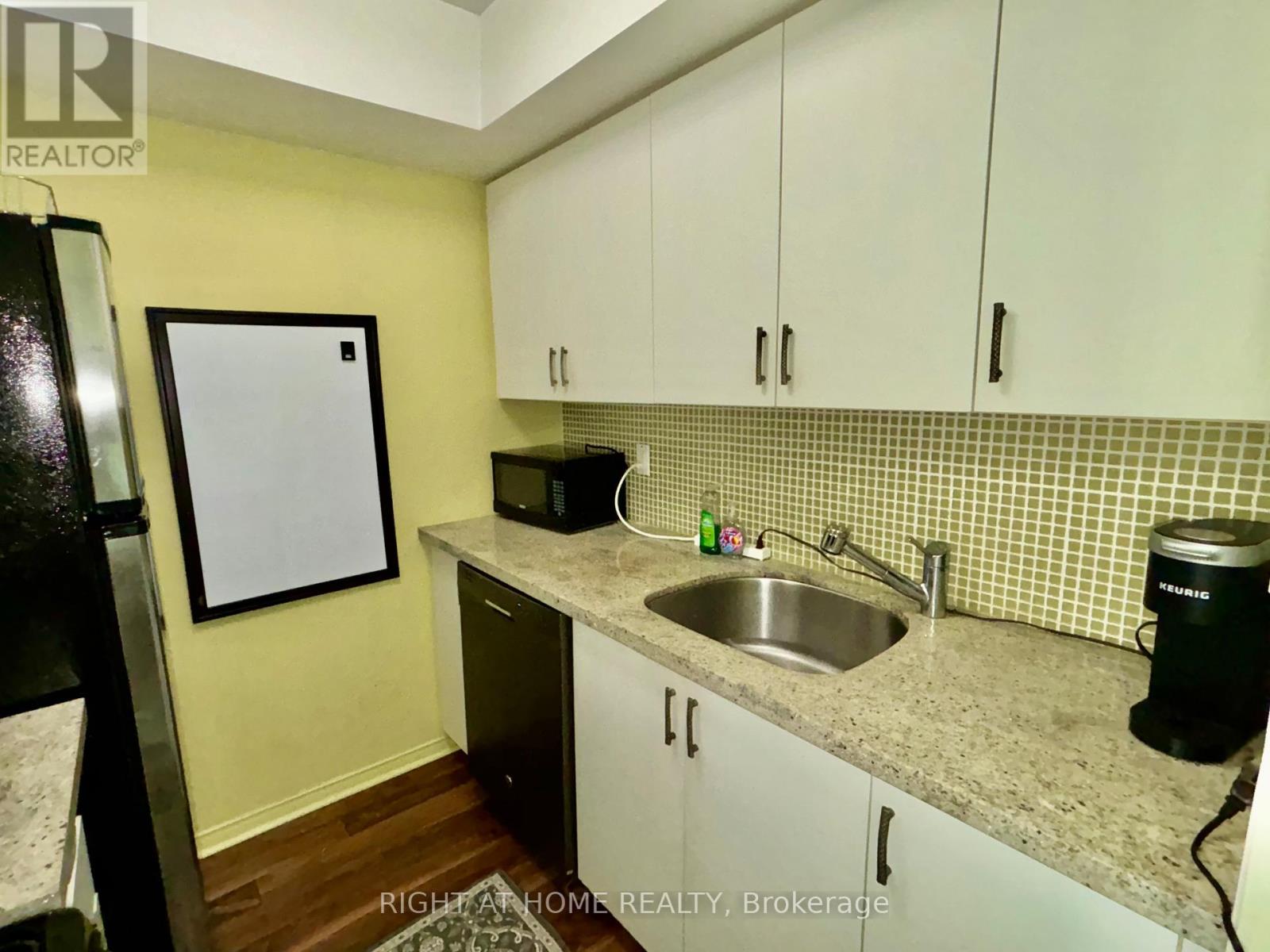 3803 - 77 Harbour Square, Toronto, Ontario  M5J 2S2 - Photo 19 - C12679440