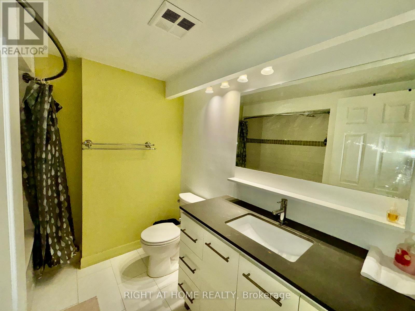 3803 - 77 Harbour Square, Toronto, Ontario  M5J 2S2 - Photo 20 - C12679440