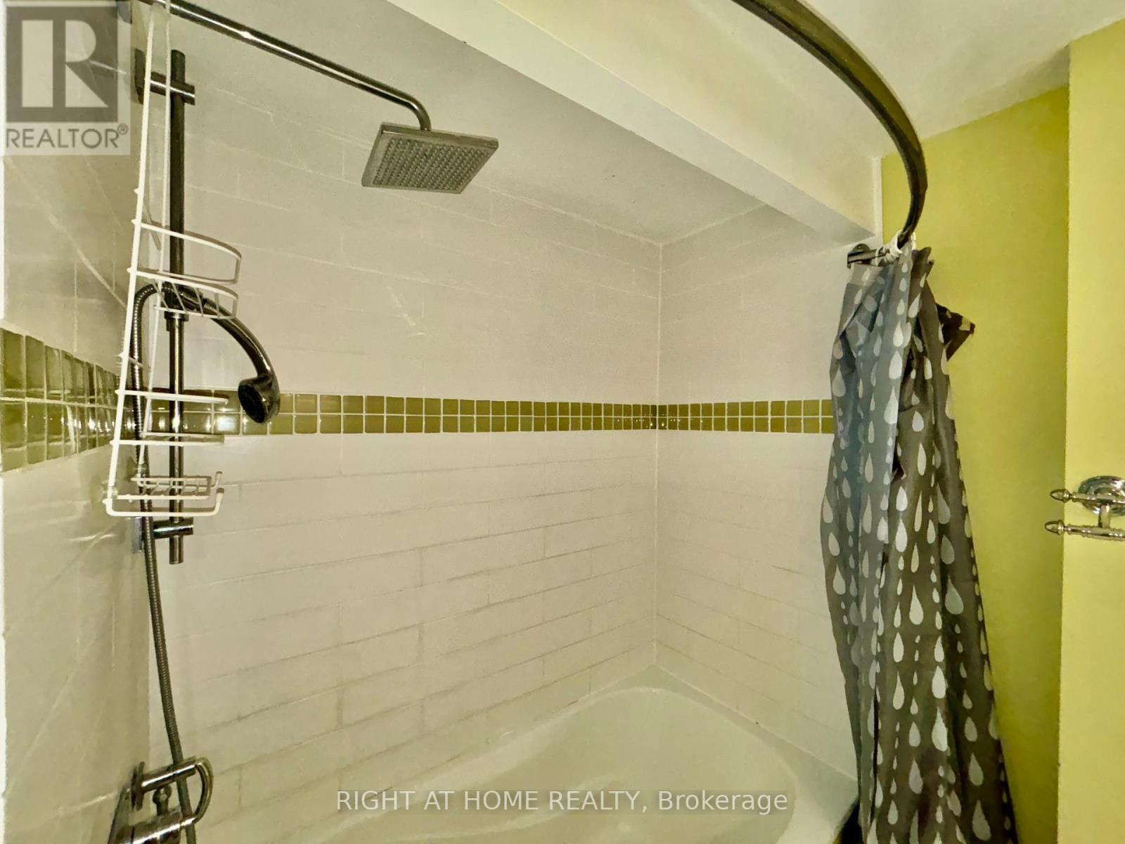 3803 - 77 Harbour Square, Toronto, Ontario  M5J 2S2 - Photo 21 - C12679440