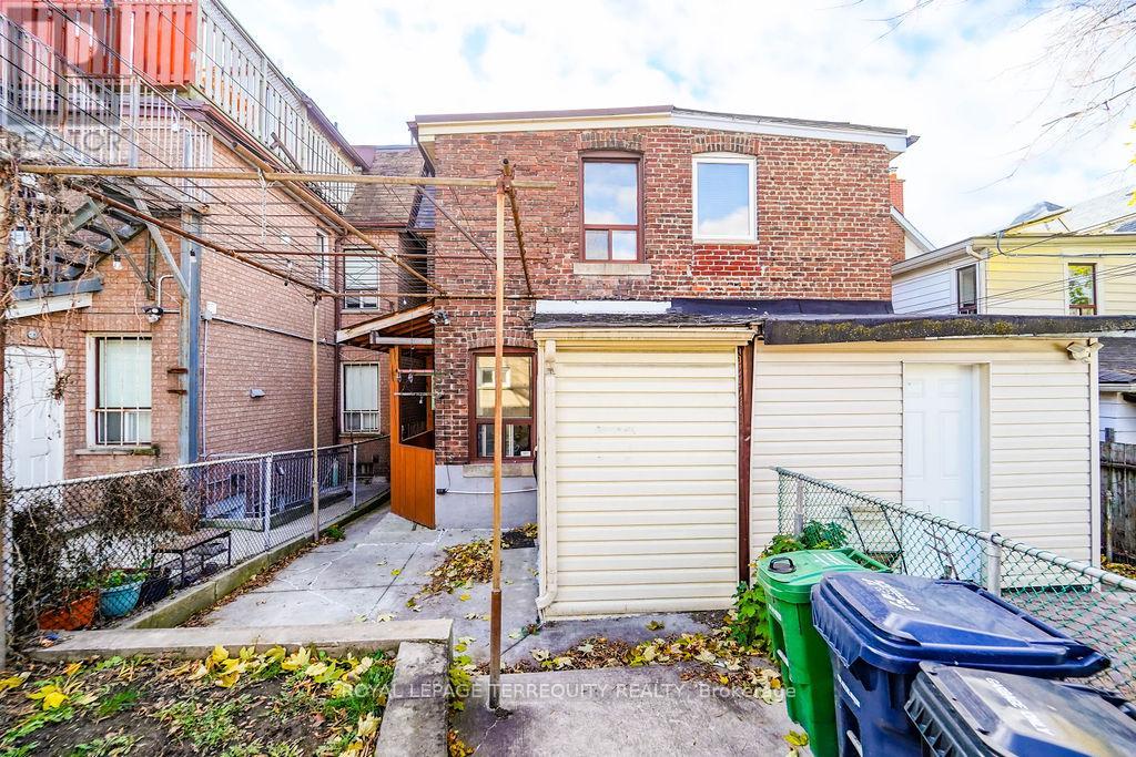 243 Montrose Avenue, Toronto, Ontario  M6G 3G6 - Photo 10 - C12679502