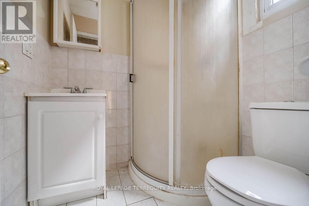 243 Montrose Avenue, Toronto, Ontario  M6G 3G6 - Photo 14 - C12679502