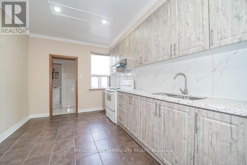 243 Montrose Avenue, Toronto, Ontario  M6G 3G6 - Photo 18 - C12679502