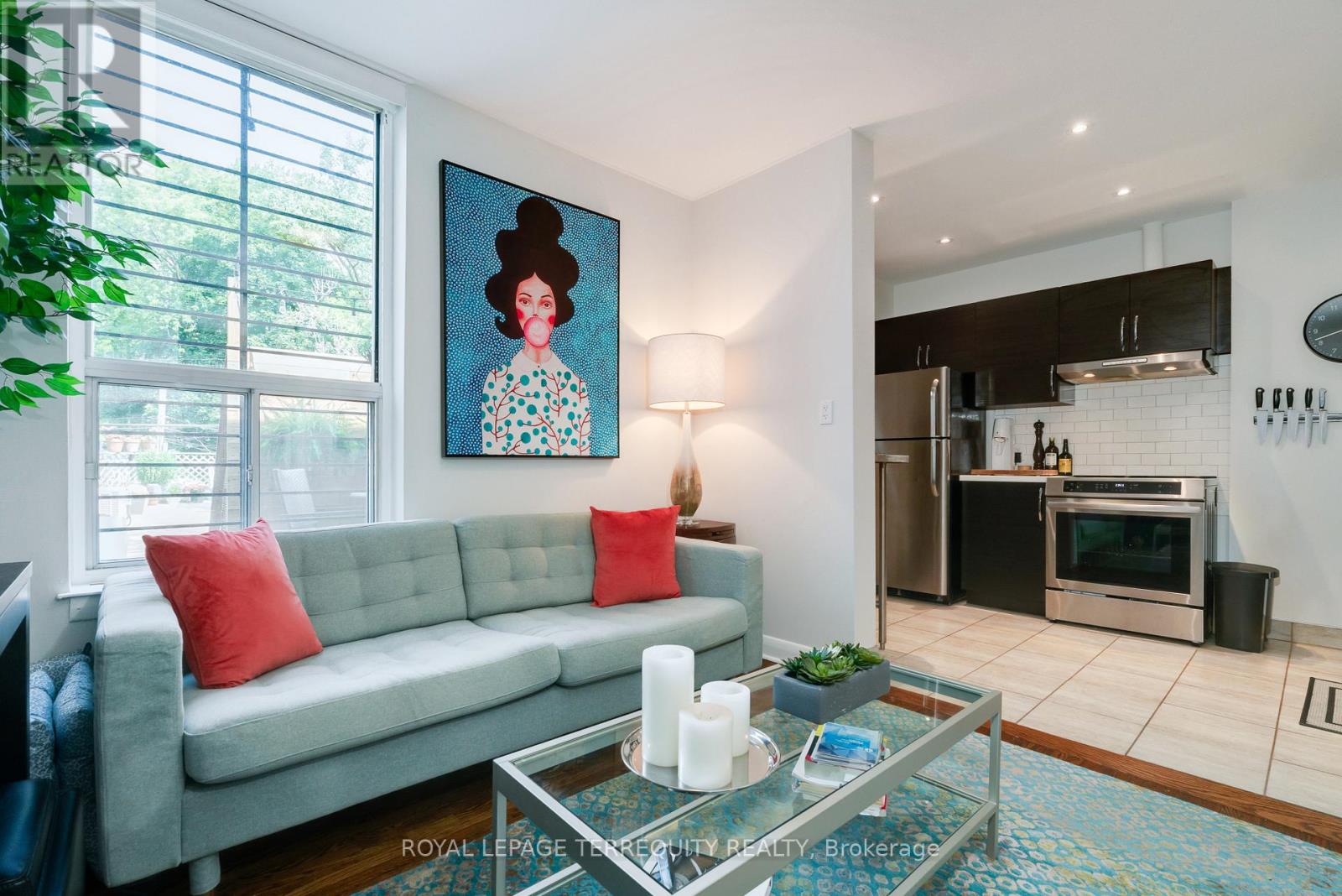 201 - 894 QUEEN STREET E, Toronto, Ontario