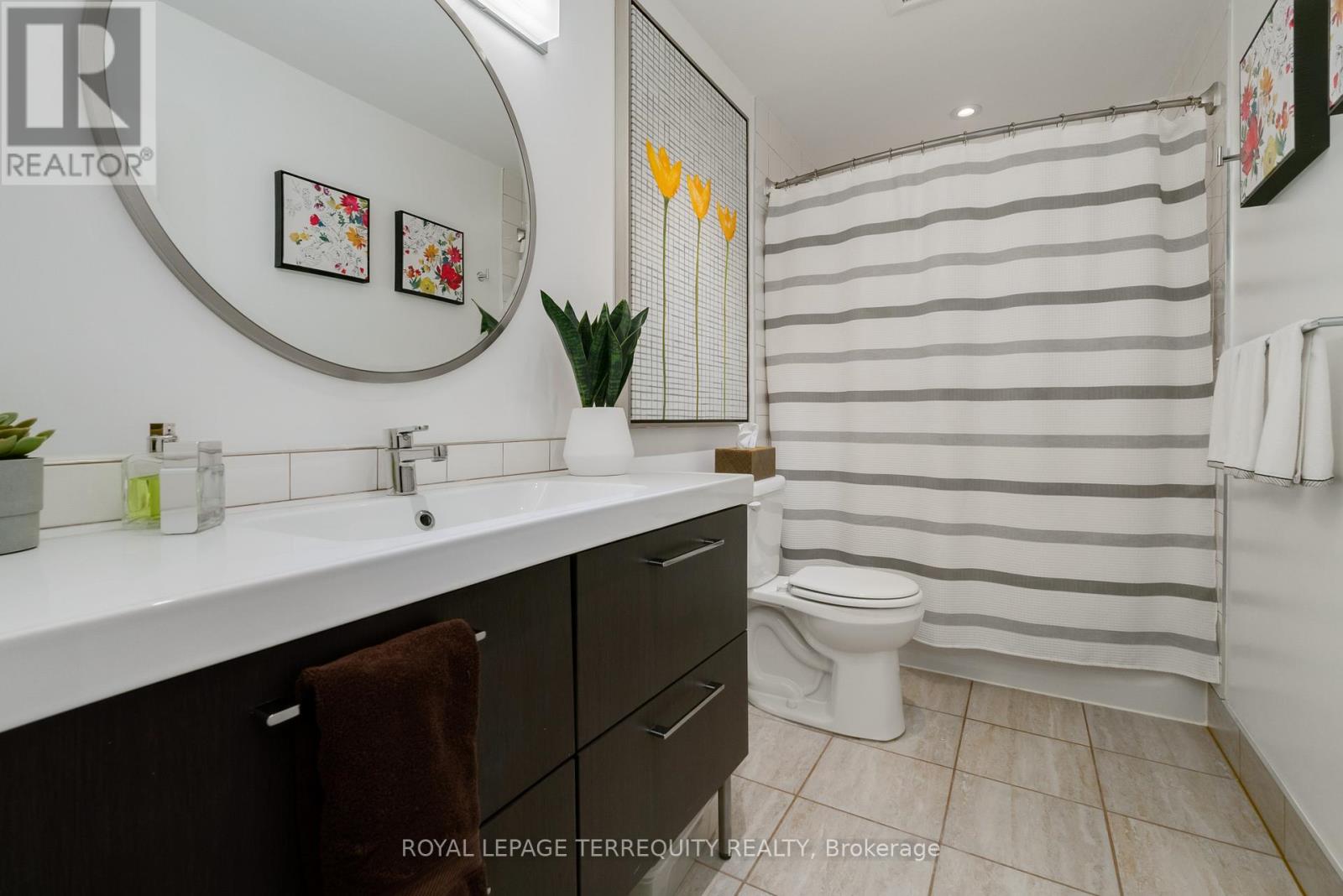 201 - 894 Queen Street E, Toronto, Ontario  M4M 1J3 - Photo 9 - E12679426