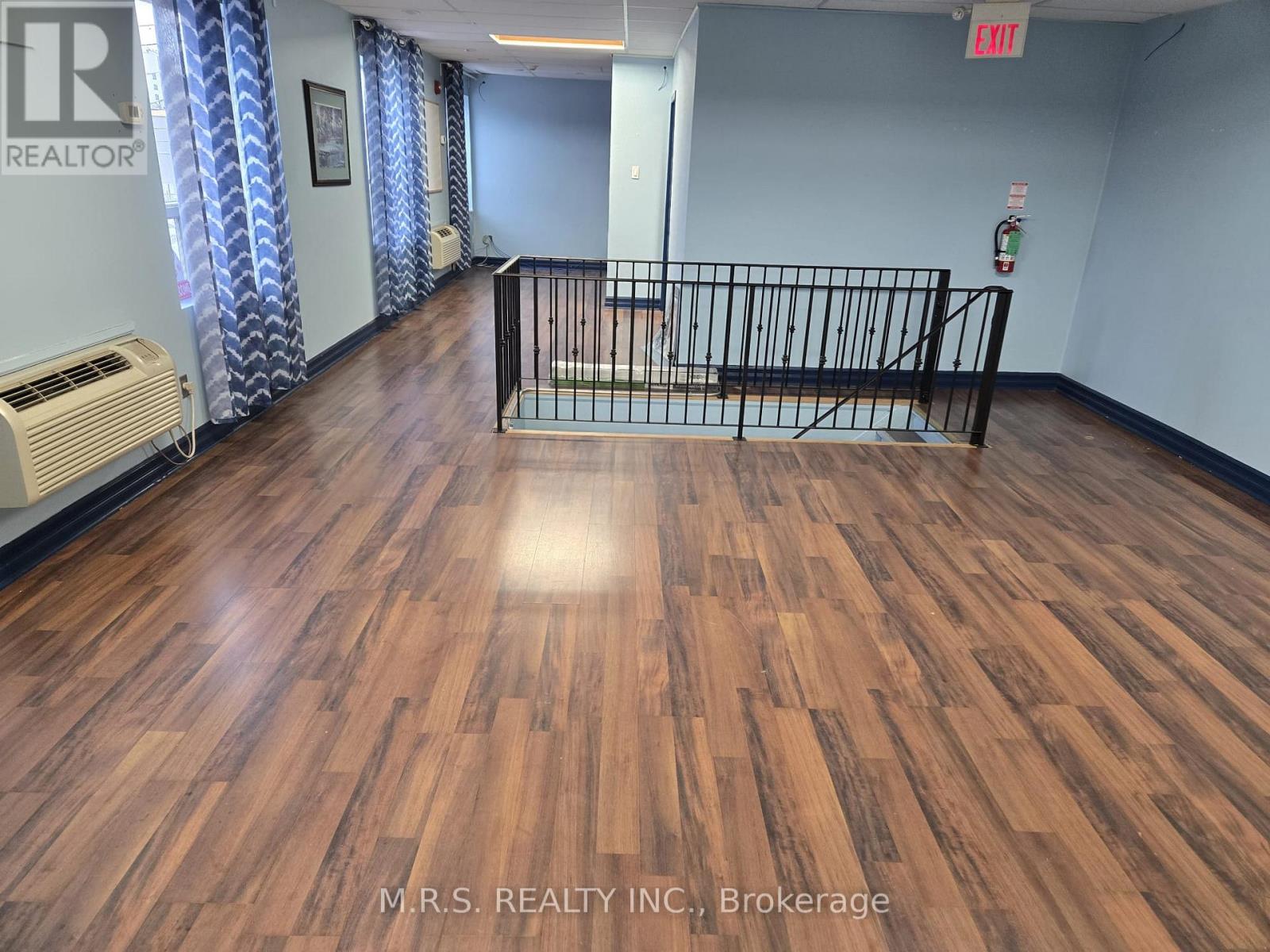 2nd Flr - 85 Cedarvale Avenue, Toronto, Ontario  M4C 4J7 - Photo 2 - E12679434