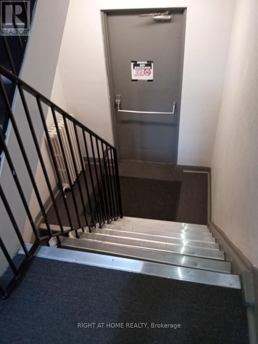 1020 O'connor Drive, Toronto, Ontario  M4B 2T3 - Photo 29 - E12679478