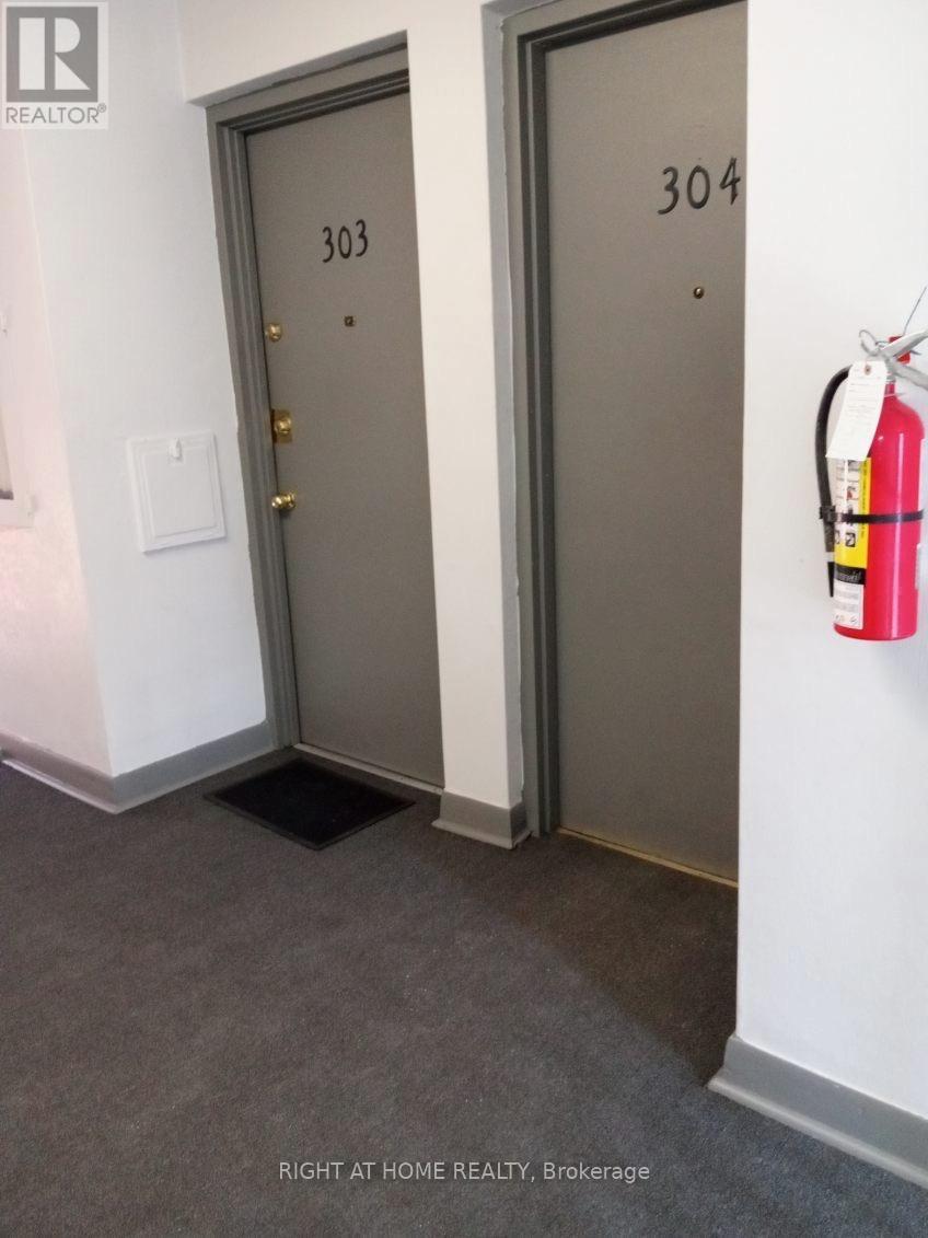 1020 O'connor Drive, Toronto, Ontario  M4B 2T3 - Photo 36 - E12679478