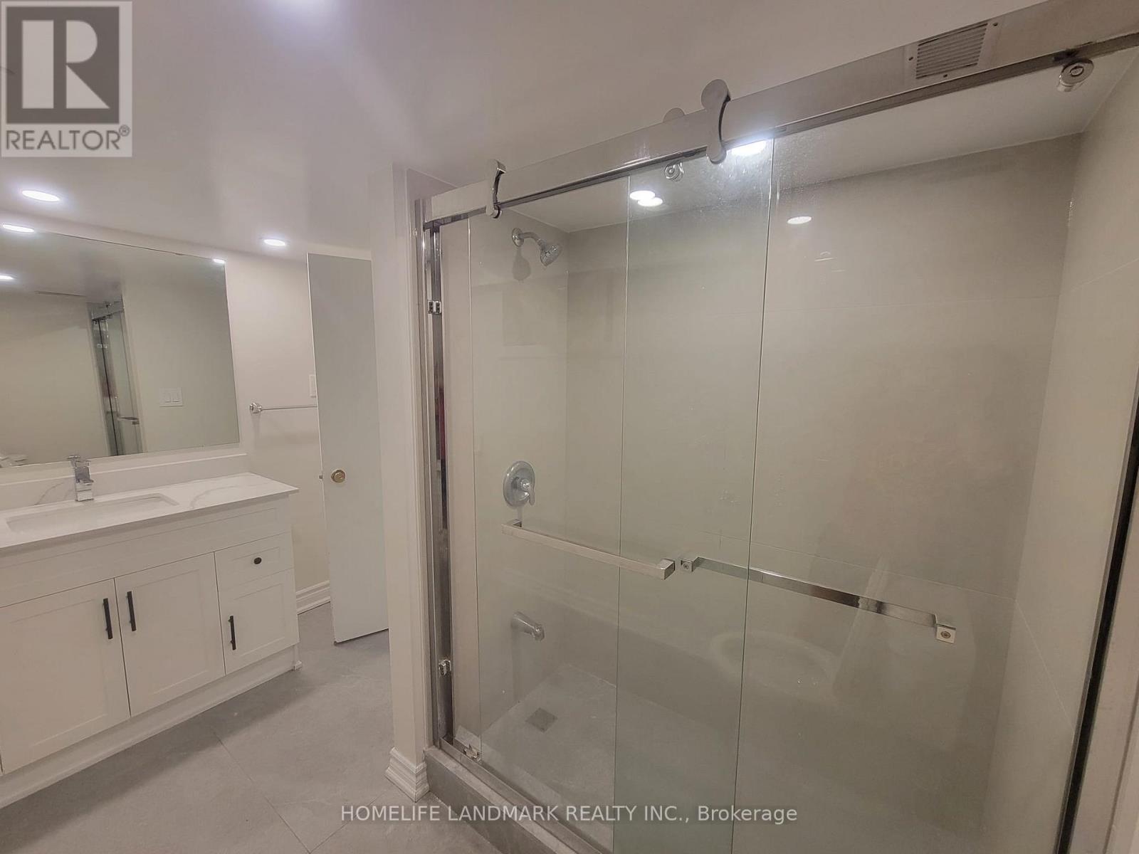 Basment - 307 Axminster Drive, Richmond Hill, Ontario  L4C 2W3 - Photo 12 - N12679466