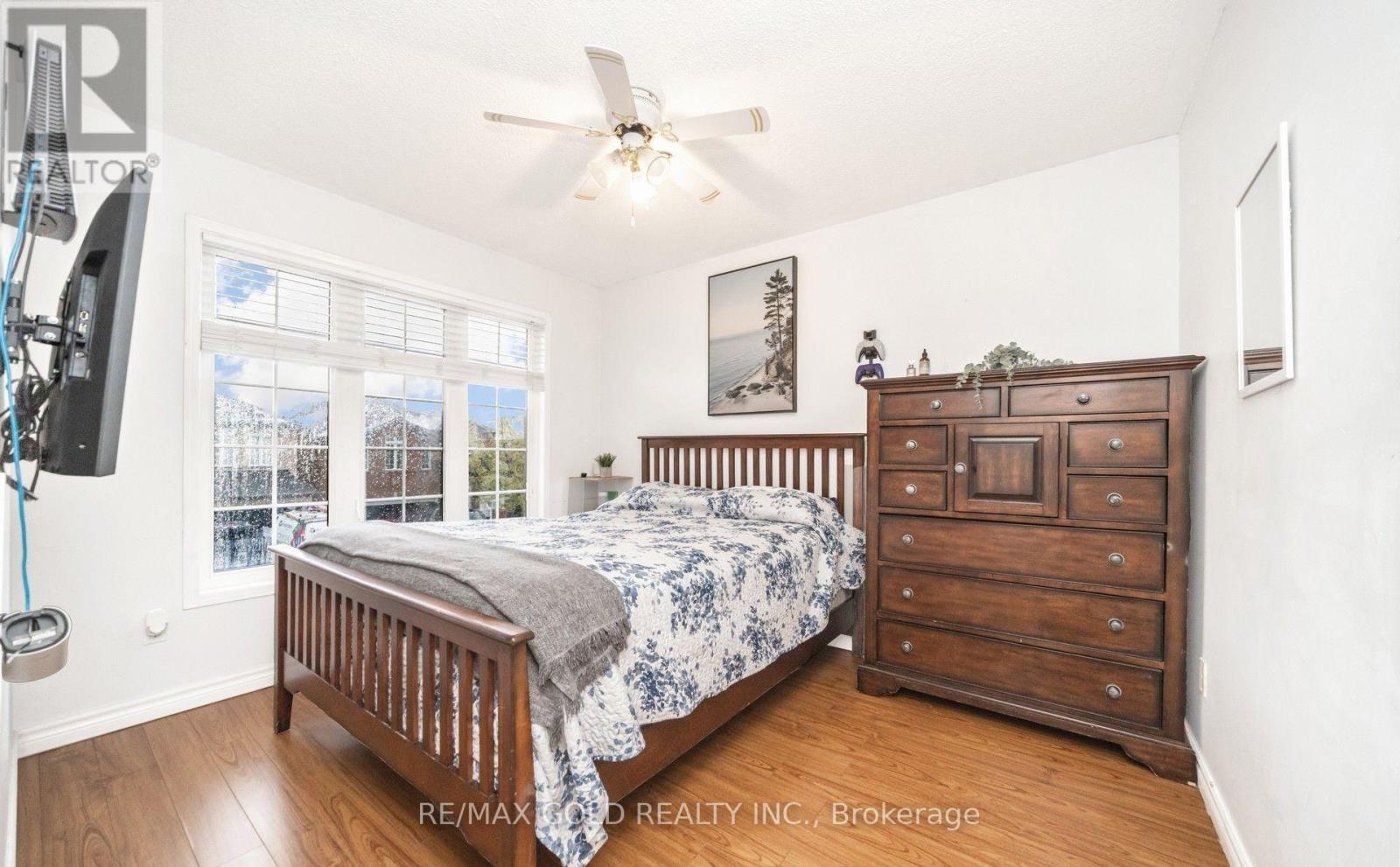 36 Roxton Crescent N, Brampton, Ontario  L7A 2A9 - Photo 14 - W12673608