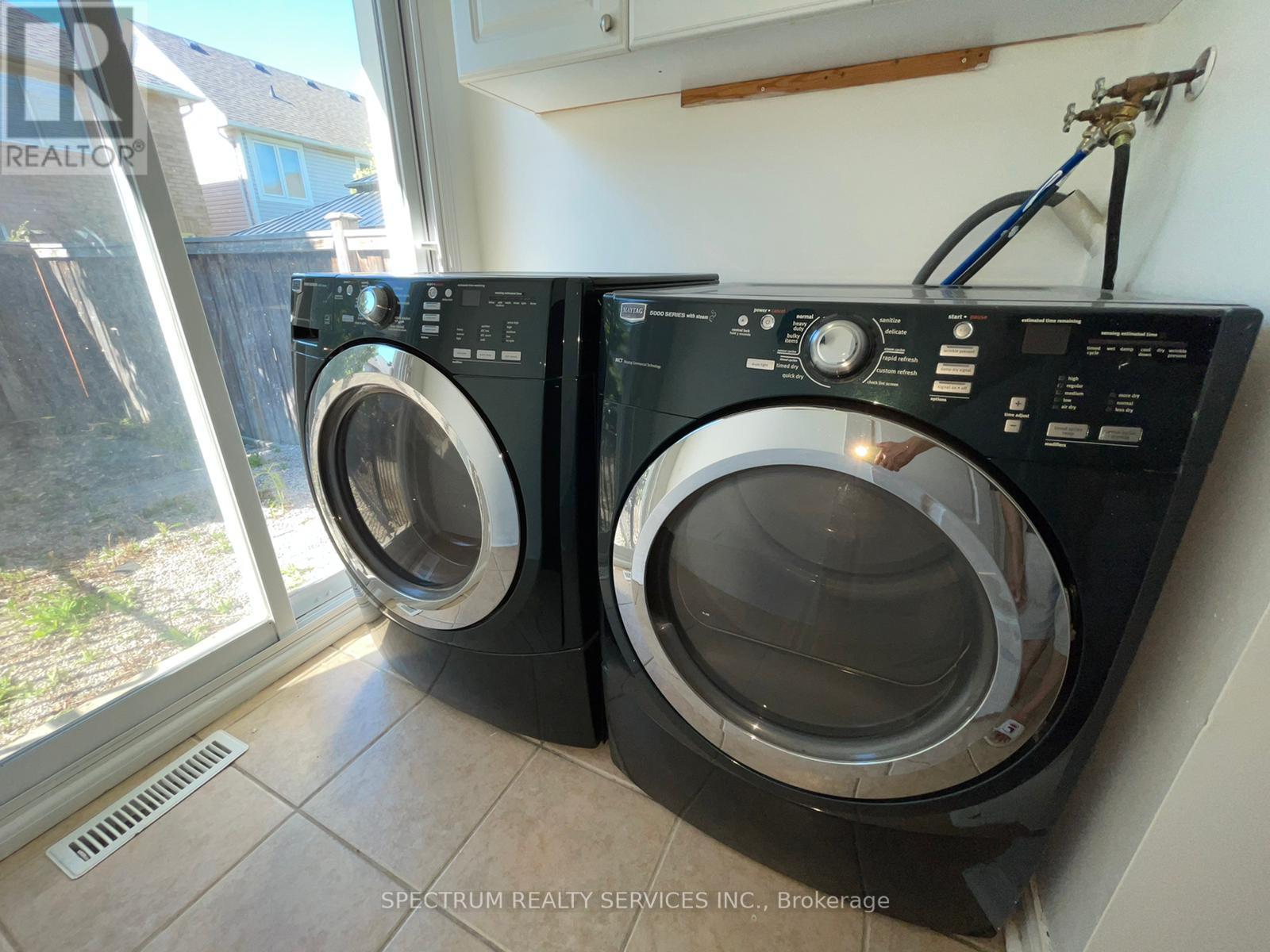 1684 Norris Circle, Milton, Ontario  L9T 6A3 - Photo 12 - W12678470