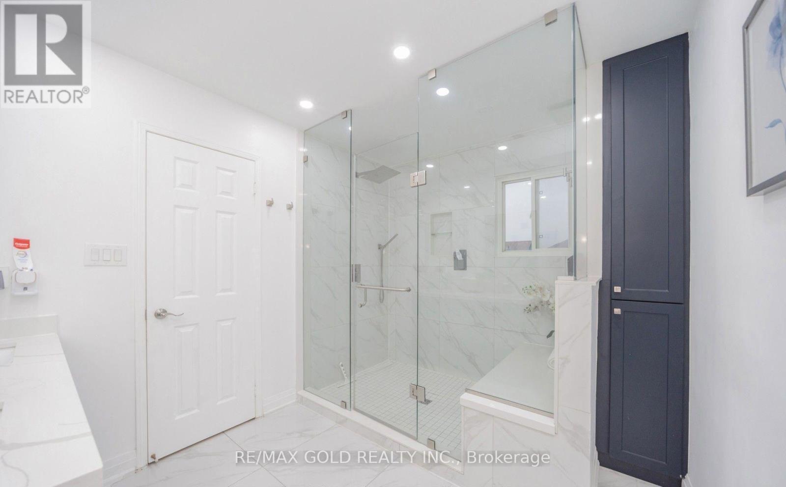 36 Roxton Crescent N, Brampton, Ontario  L7A 2A9 - Photo 21 - W12673608