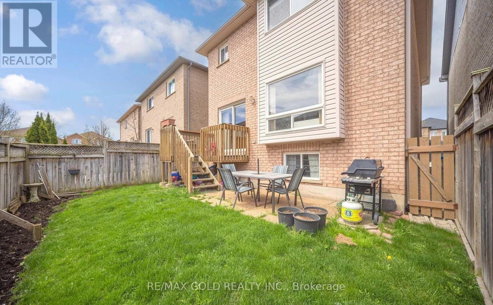 36 Roxton Crescent N, Brampton, Ontario  L7A 2A9 - Photo 23 - W12673608