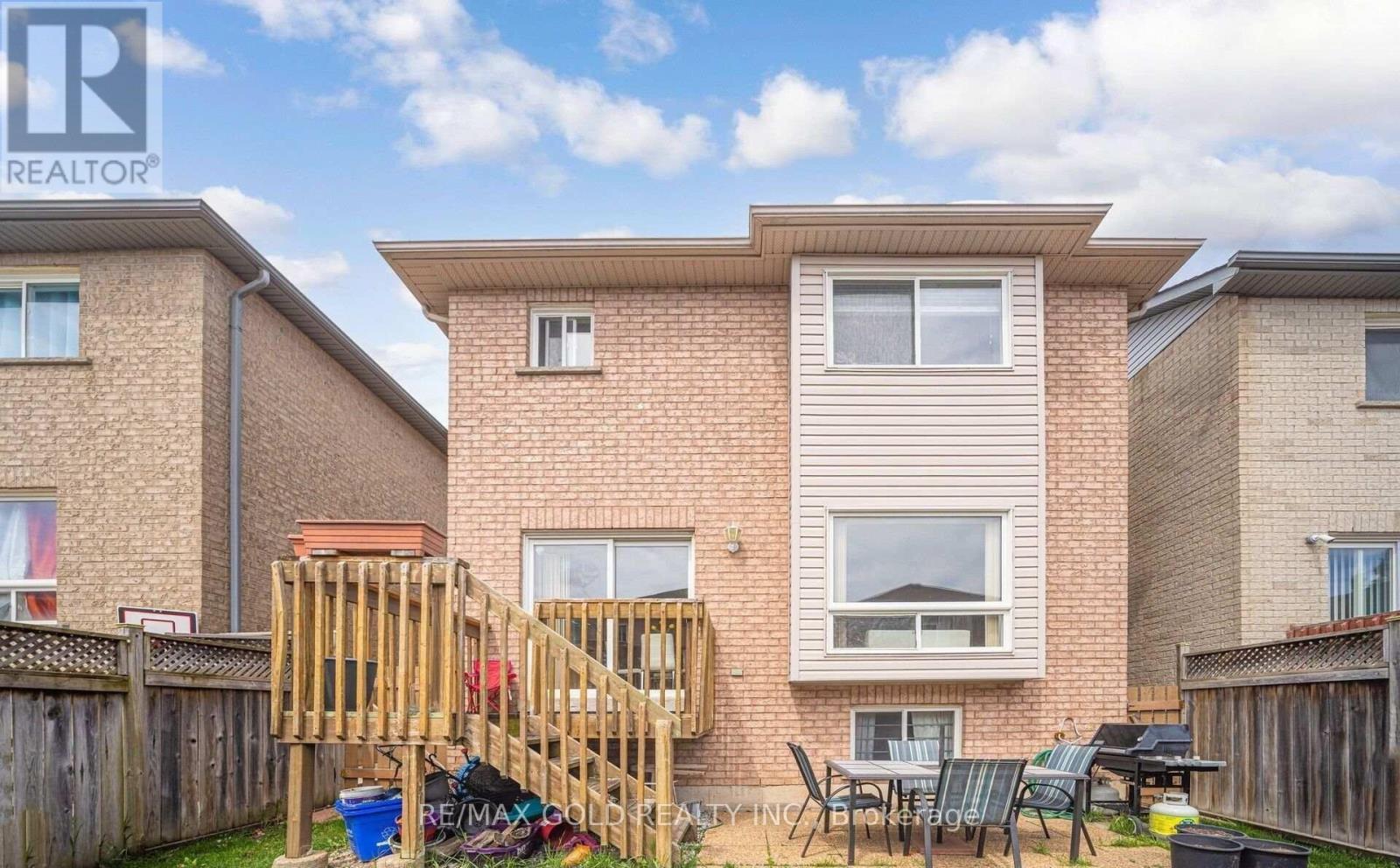 36 Roxton Crescent N, Brampton, Ontario  L7A 2A9 - Photo 24 - W12673608