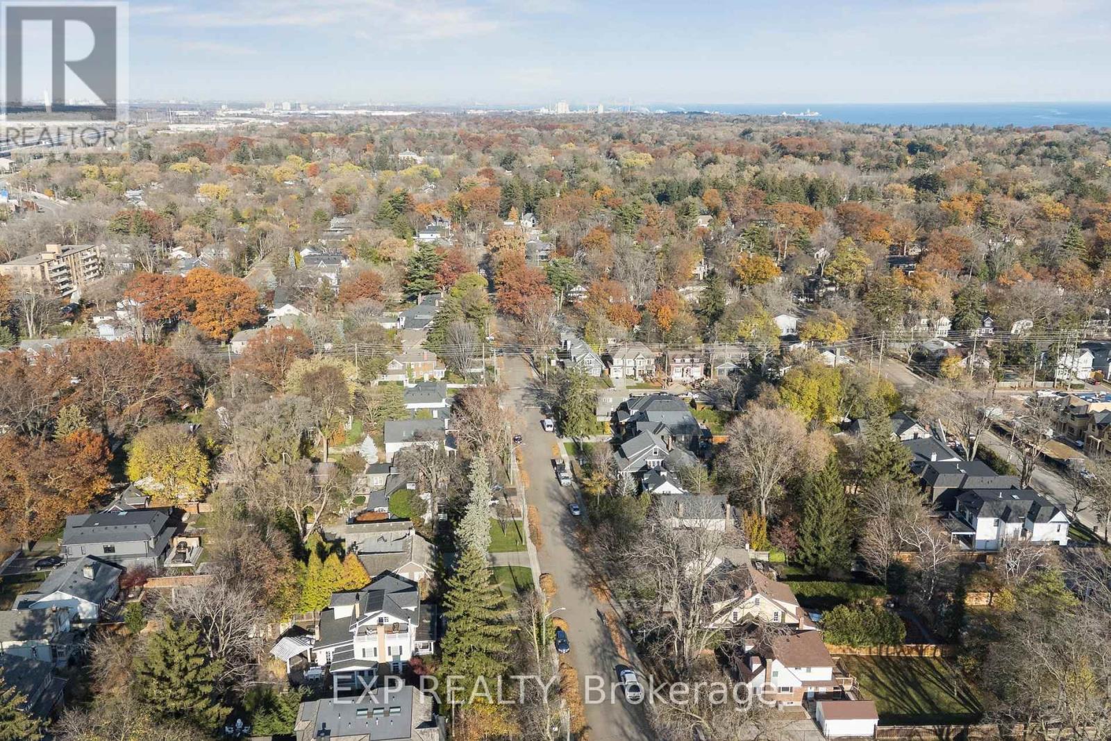 289 Spruce Street, Oakville, Ontario  L6J 2G8 - Photo 46 - W12679438