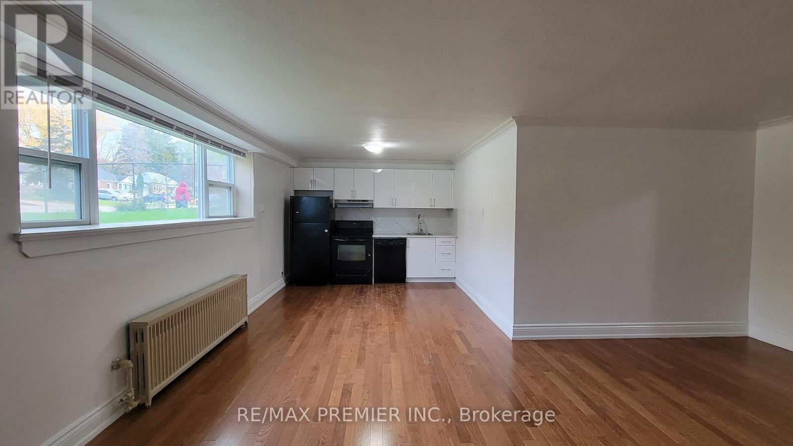 2 - 92 Trethewey Drive, Toronto, Ontario  M6M 4B4 - Photo 4 - W12679450