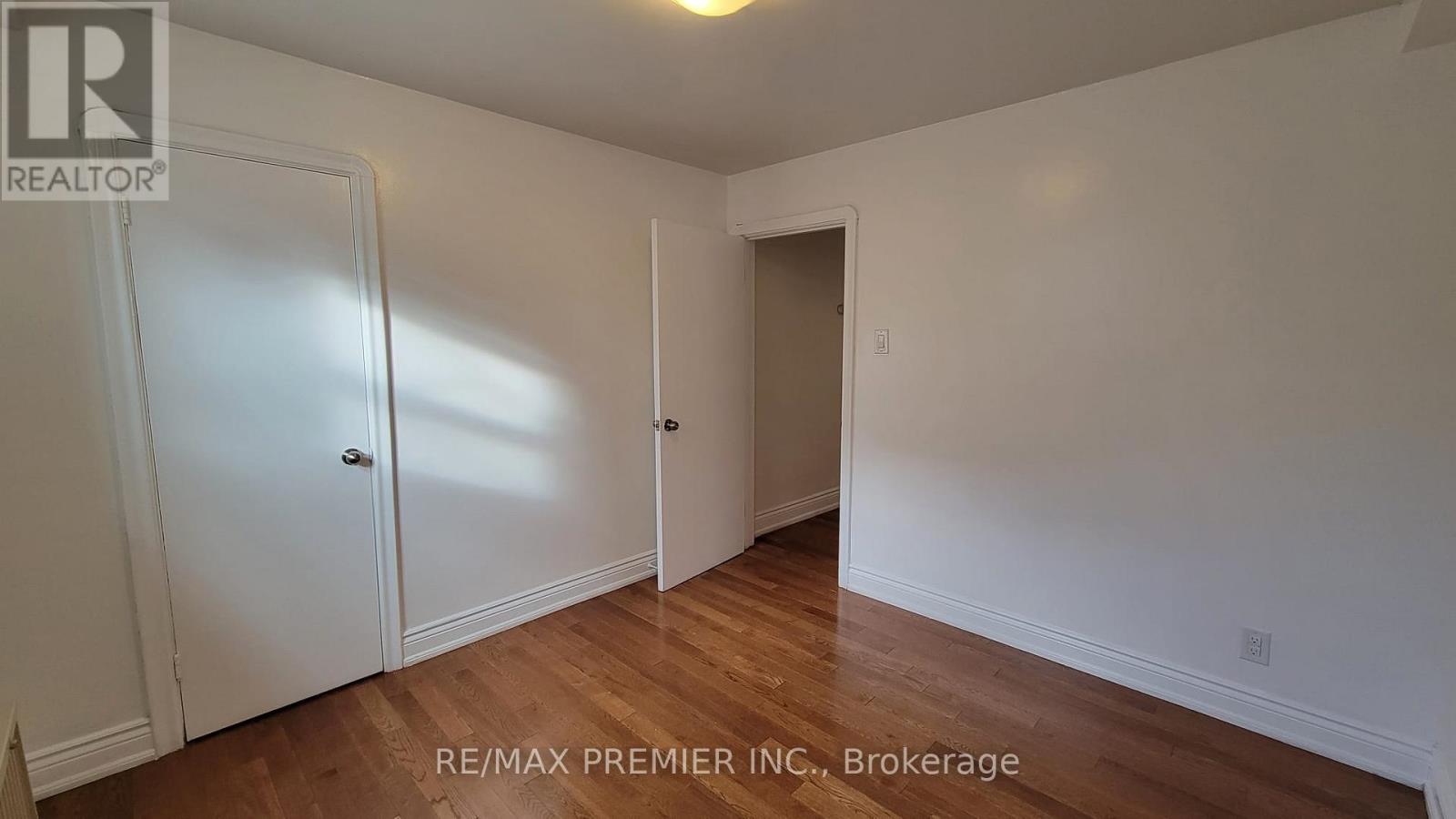 2 - 92 Trethewey Drive, Toronto, Ontario  M6M 4B4 - Photo 8 - W12679450