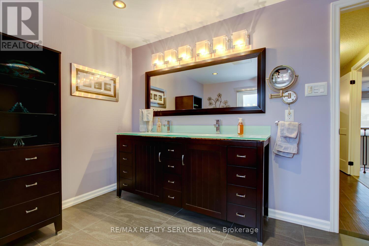 34 Garbutt Crescent, Brampton, Ontario  L6X 3G2 - Photo 29 - W12679486