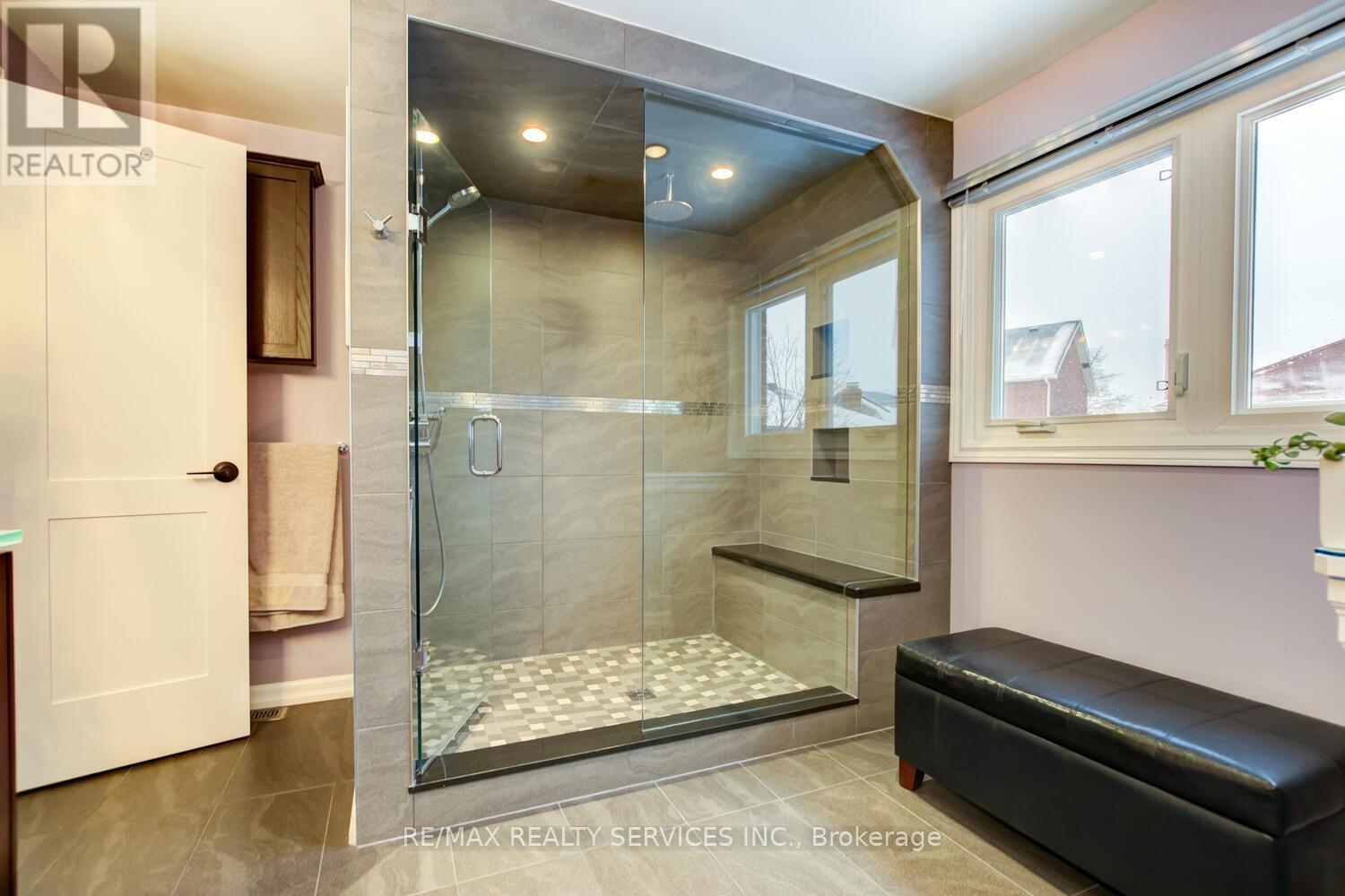 34 Garbutt Crescent, Brampton, Ontario  L6X 3G2 - Photo 30 - W12679486