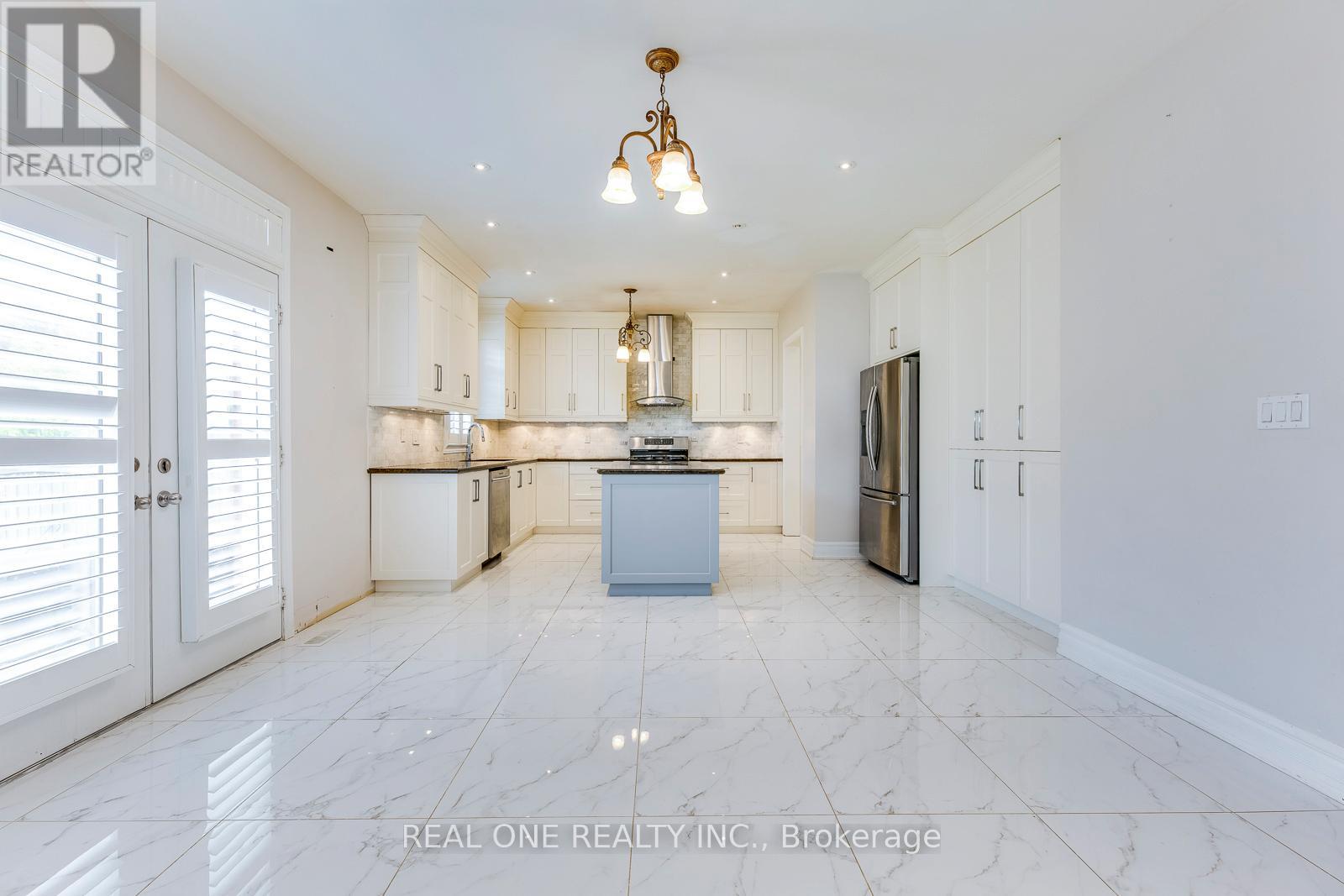 1280 Kestell Boulevard, Oakville, Ontario  L6H 0B3 - Photo 14 - W12679500