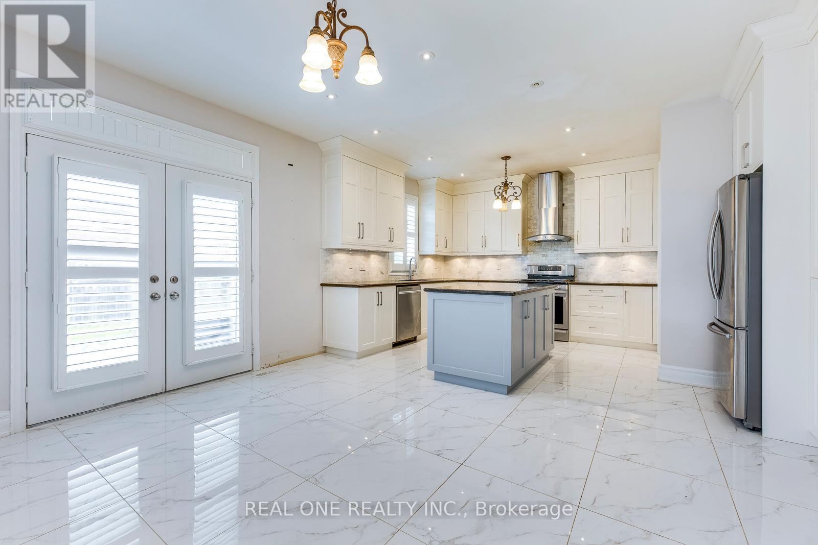 1280 Kestell Boulevard, Oakville, Ontario  L6H 0B3 - Photo 15 - W12679500