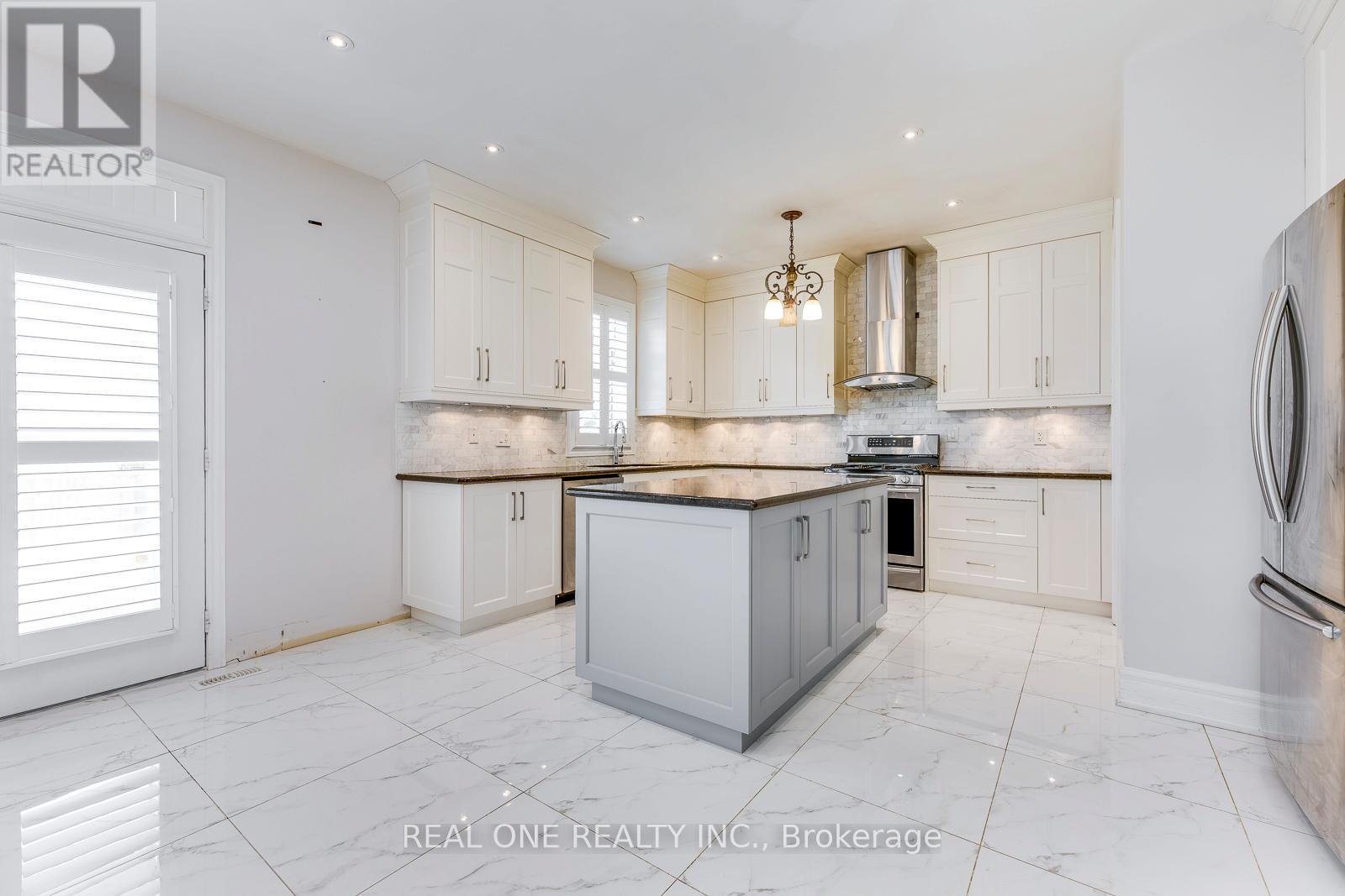 1280 Kestell Boulevard, Oakville, Ontario  L6H 0B3 - Photo 19 - W12679500