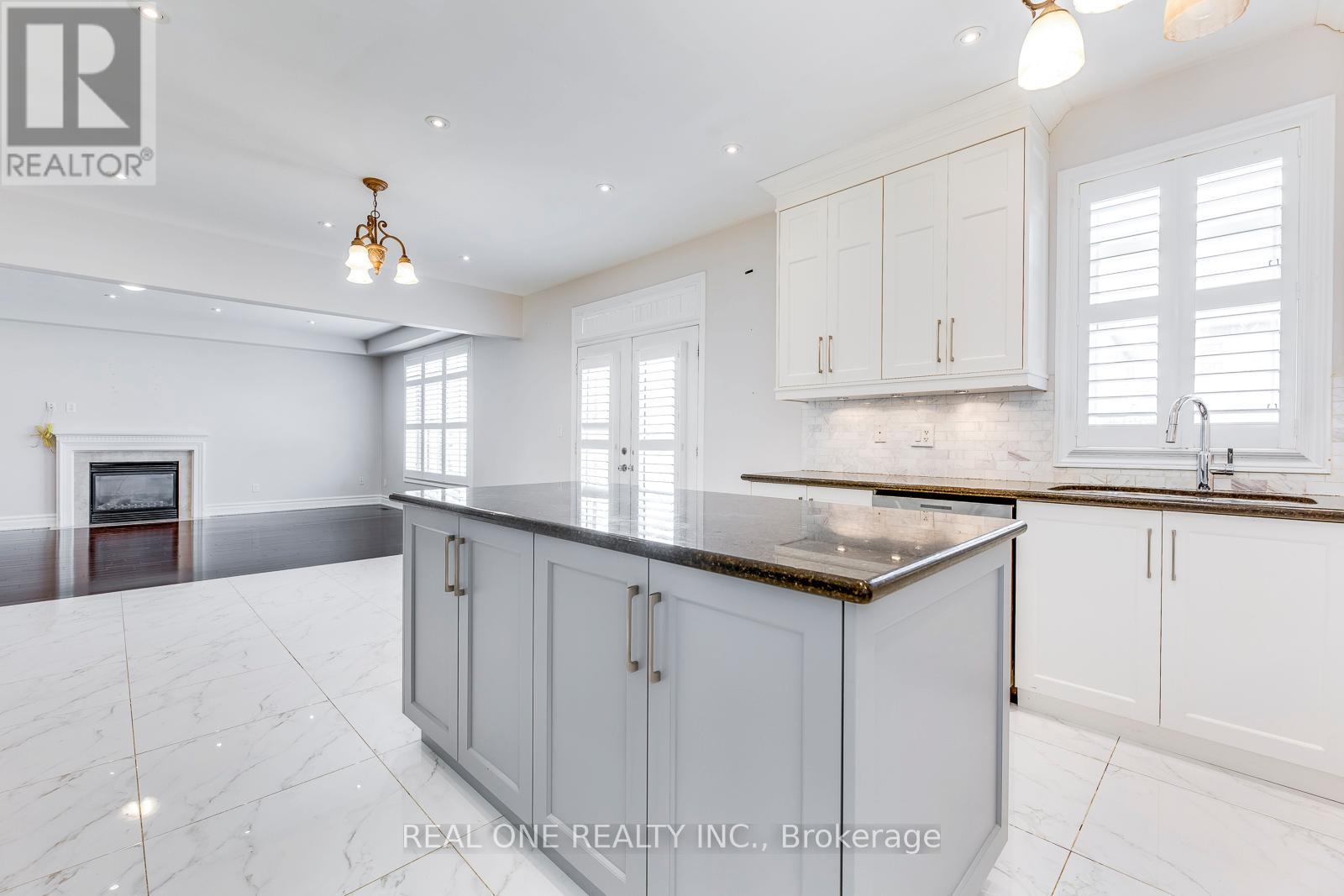 1280 Kestell Boulevard, Oakville, Ontario  L6H 0B3 - Photo 23 - W12679500