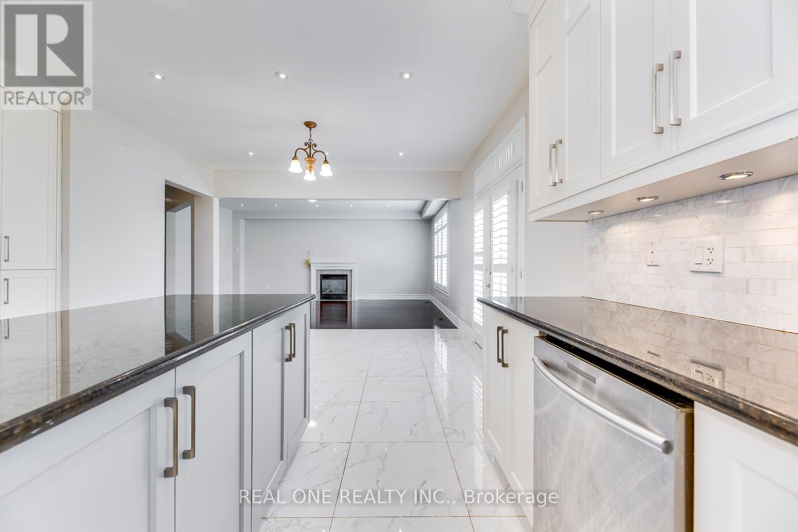 1280 Kestell Boulevard, Oakville, Ontario  L6H 0B3 - Photo 25 - W12679500