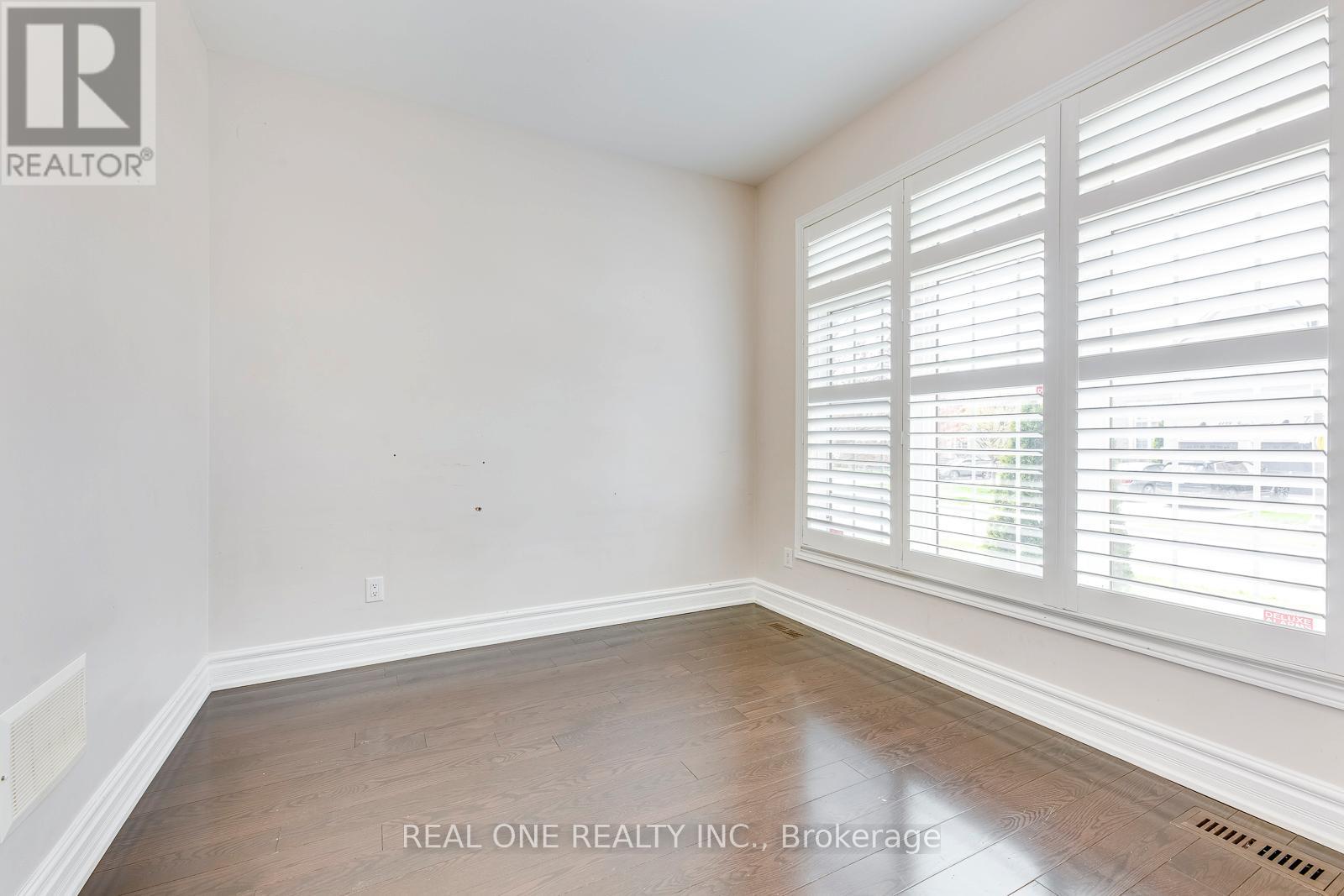 1280 Kestell Boulevard, Oakville, Ontario  L6H 0B3 - Photo 26 - W12679500