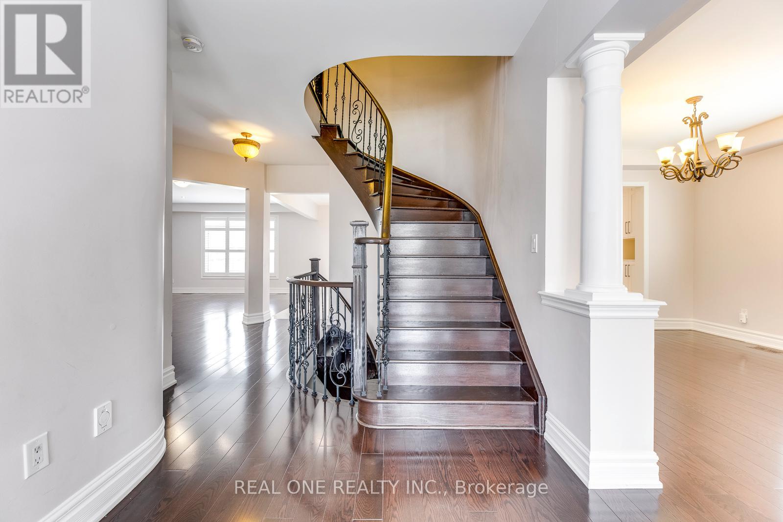 1280 Kestell Boulevard, Oakville, Ontario  L6H 0B3 - Photo 28 - W12679500