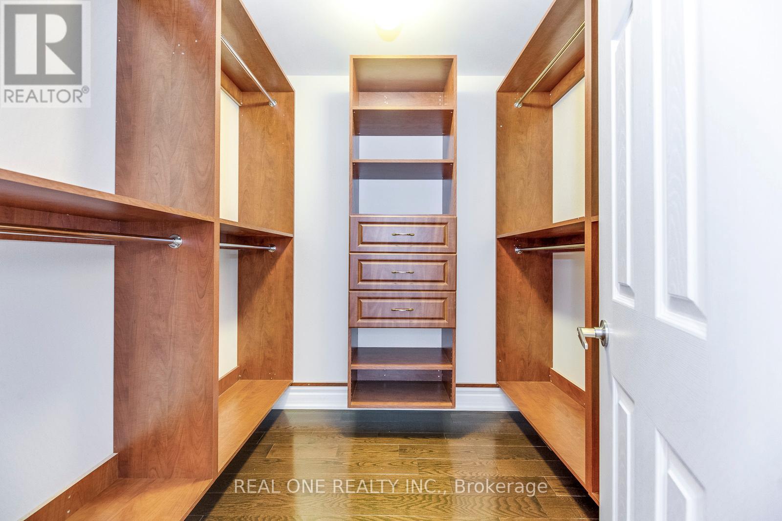 1280 Kestell Boulevard, Oakville, Ontario  L6H 0B3 - Photo 33 - W12679500