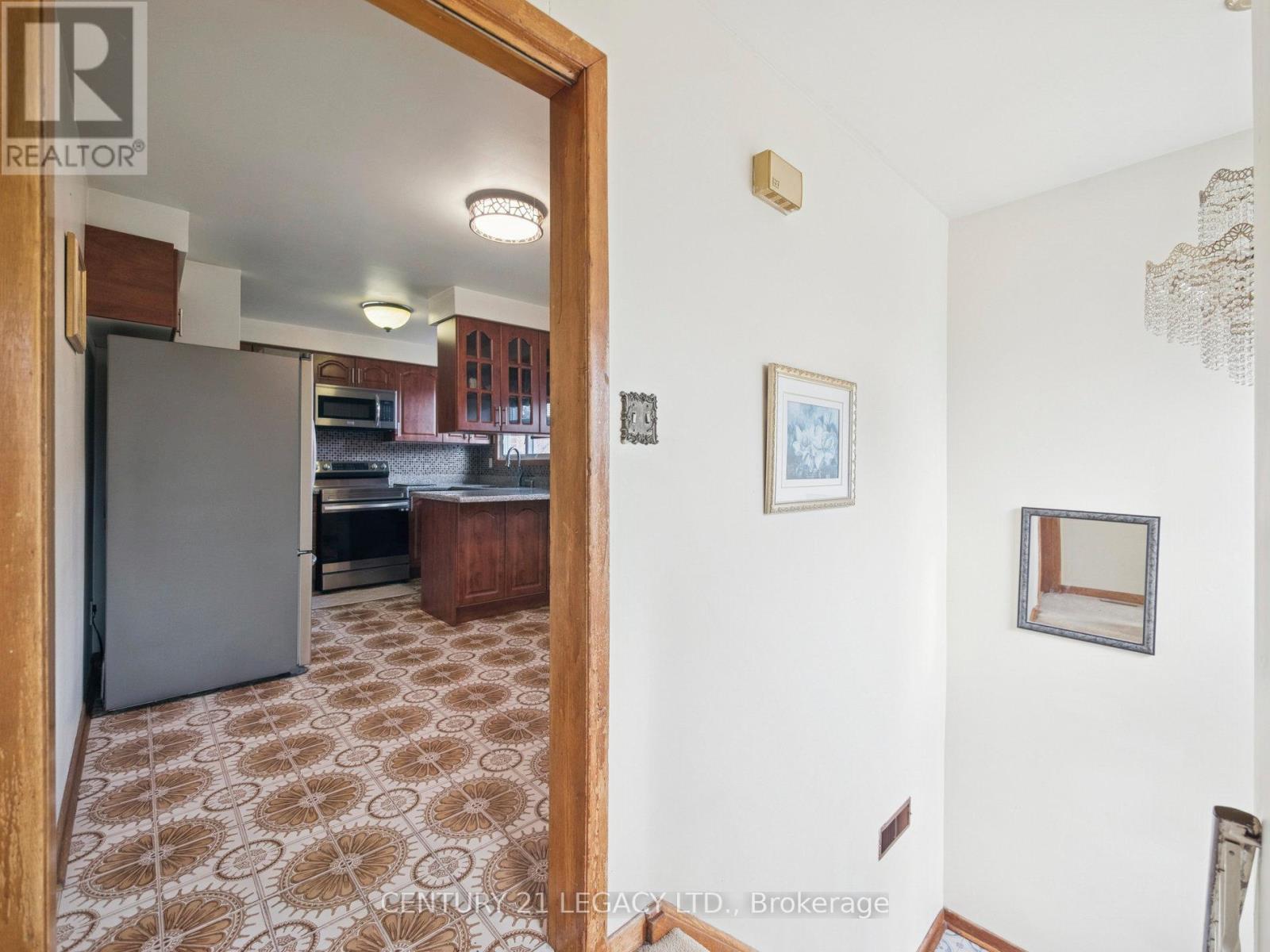 2152 Sheppard Avenue W, Toronto, Ontario  M3N 1A5 - Photo 7 - W12679516