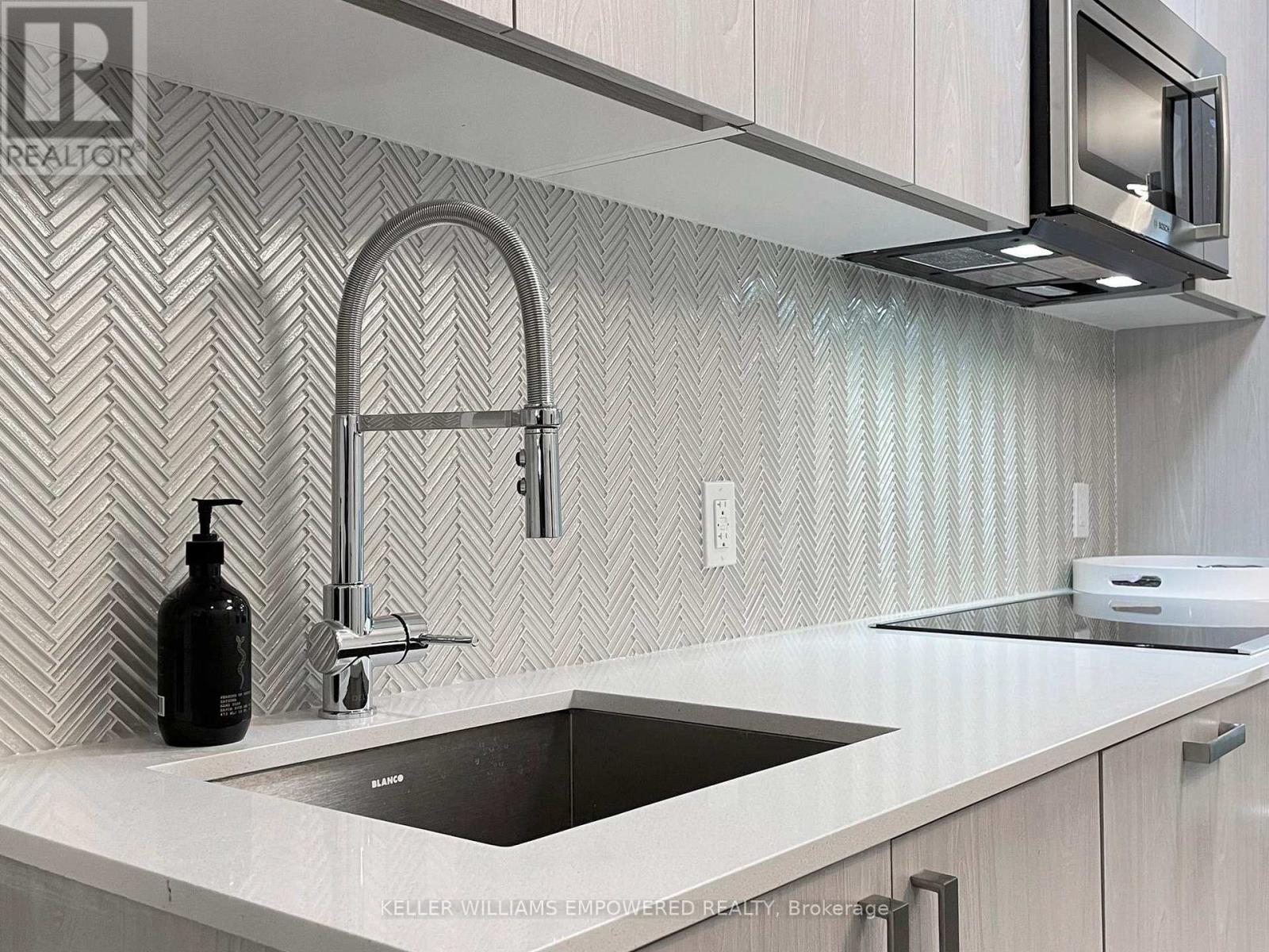 219 - 293 The Kingsway, Toronto, Ontario  M9A 0E8 - Photo 12 - W12679518