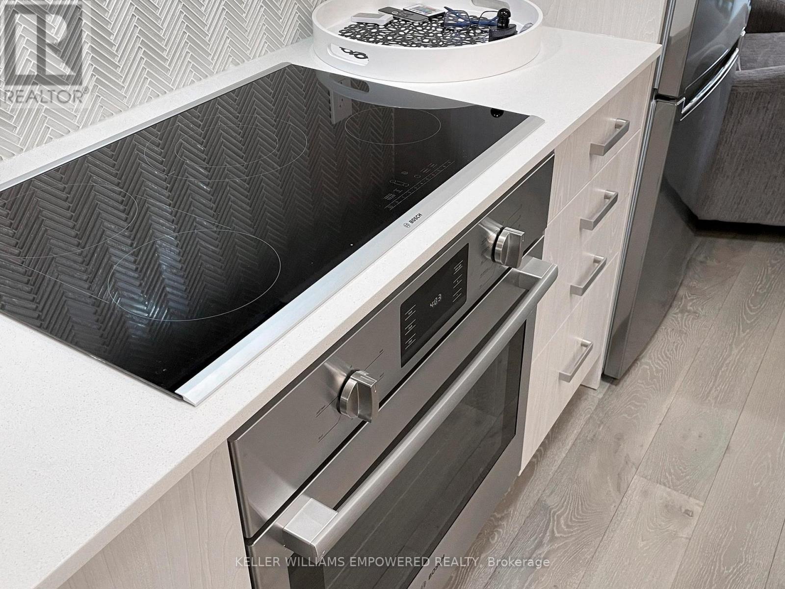 219 - 293 The Kingsway, Toronto, Ontario  M9A 0E8 - Photo 9 - W12679518