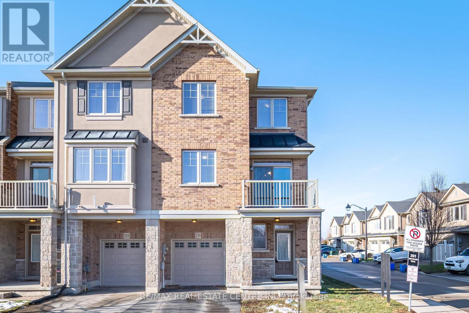 235 WESTBANK TRAIL, Hamilton, Ontario