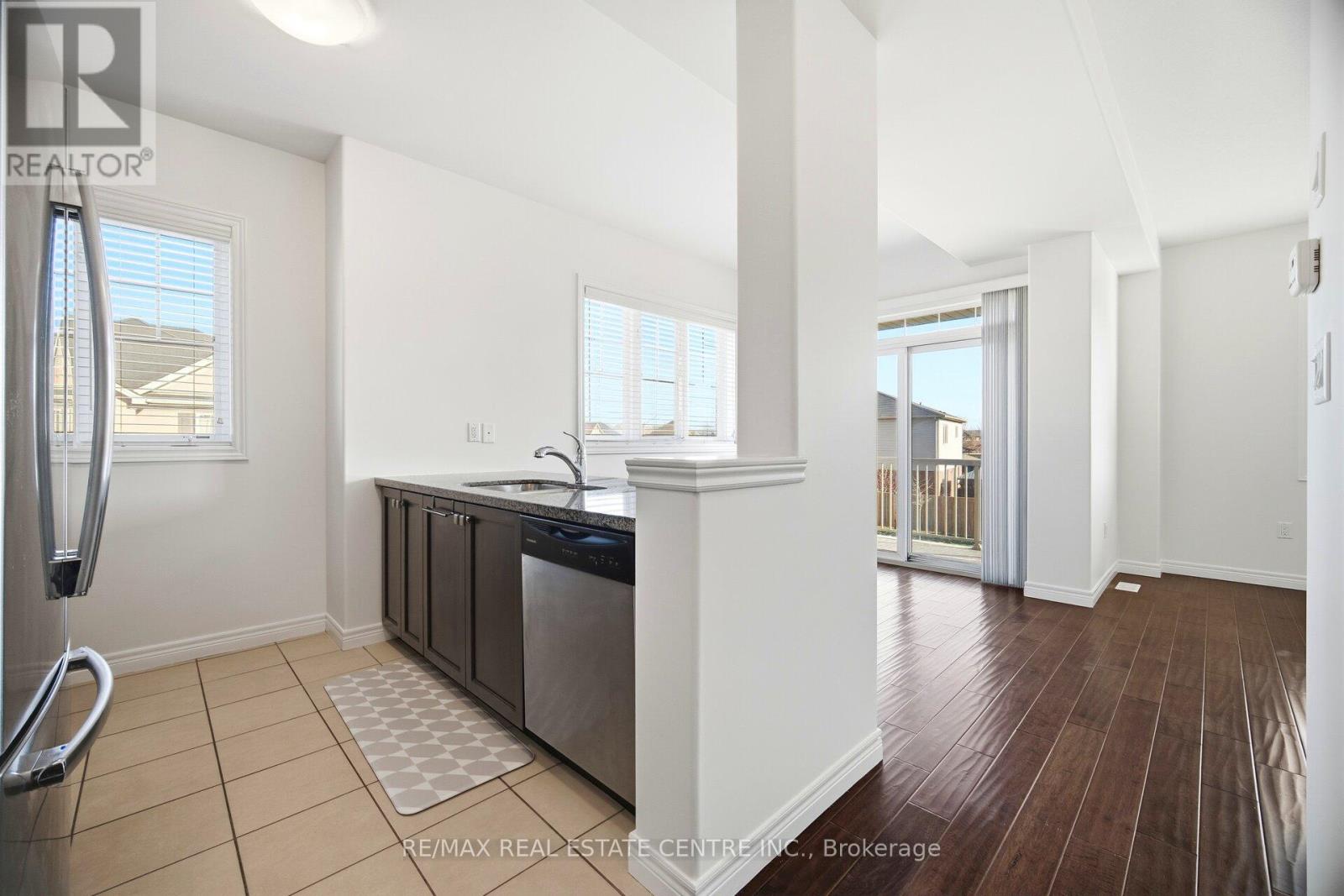 235 Westbank Trail, Hamilton, Ontario  L8J 0H4 - Photo 15 - X12679482