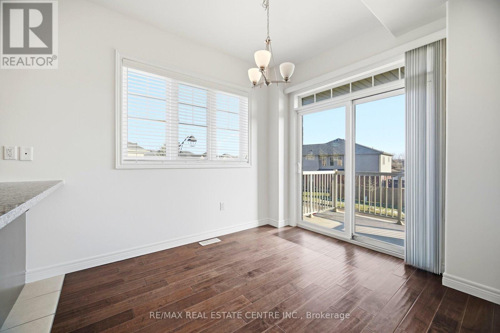 235 Westbank Trail, Hamilton, Ontario  L8J 0H4 - Photo 18 - X12679482