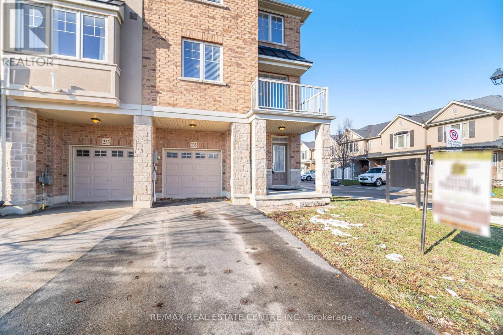235 Westbank Trail, Hamilton, Ontario  L8J 0H4 - Photo 5 - X12679482