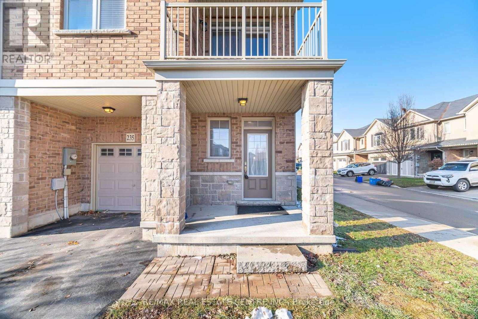 235 Westbank Trail, Hamilton, Ontario  L8J 0H4 - Photo 6 - X12679482