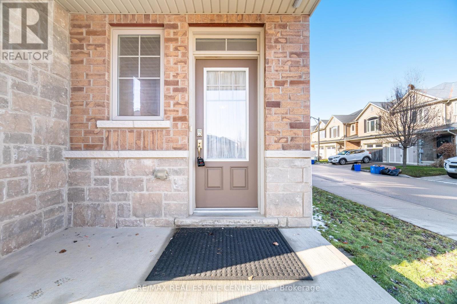 235 Westbank Trail, Hamilton, Ontario  L8J 0H4 - Photo 7 - X12679482