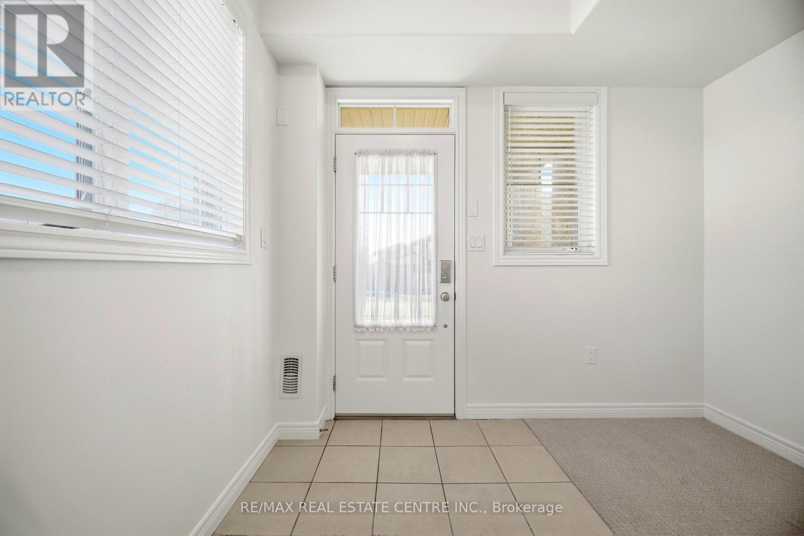 235 Westbank Trail, Hamilton, Ontario  L8J 0H4 - Photo 8 - X12679482