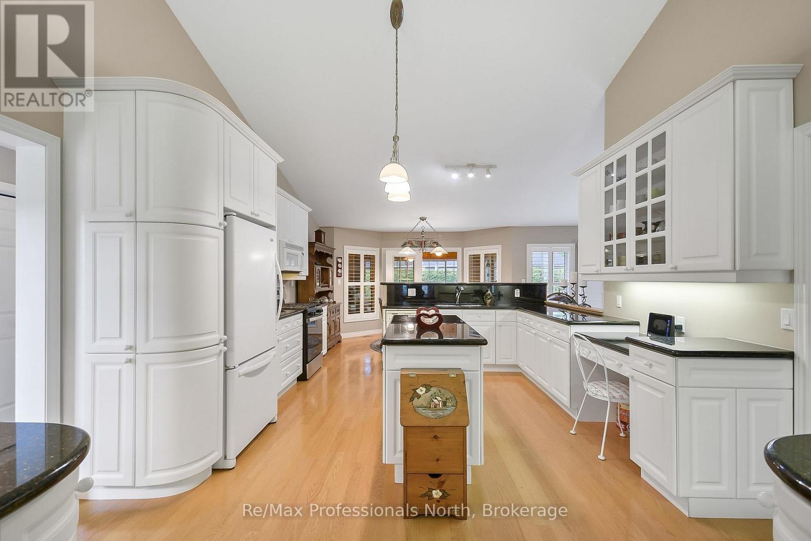 160 Tiffany Trail, Gravenhurst (Muskoka (S)), Ontario  P1P 1A6 - Photo 6 - X12679624