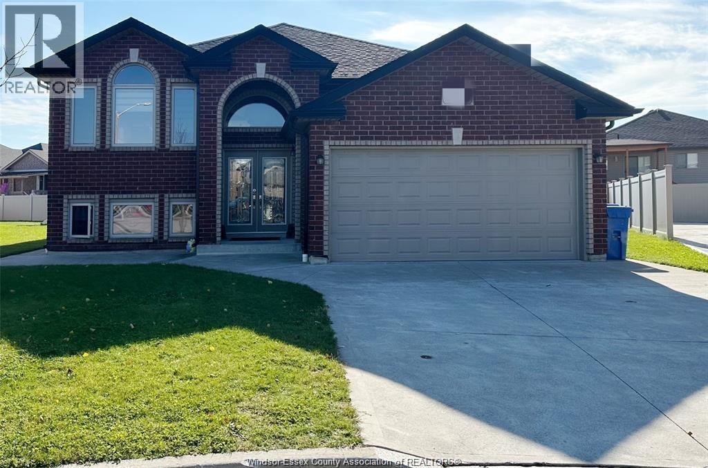 MLS# 26000601: 4000 ZANZIBAR COURT, Windsor, Canada