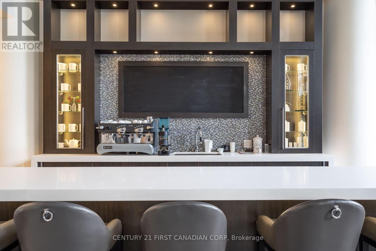 720 - 118 King Street E, Hamilton, Ontario  L8N 1A8 - Photo 5 - X12679520